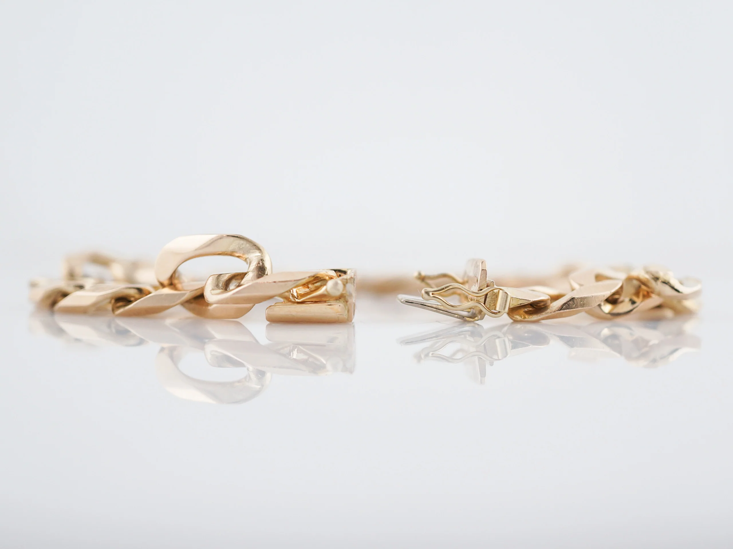 Bracelet Modern Chain Link in 14K Yellow Gold - Image 2