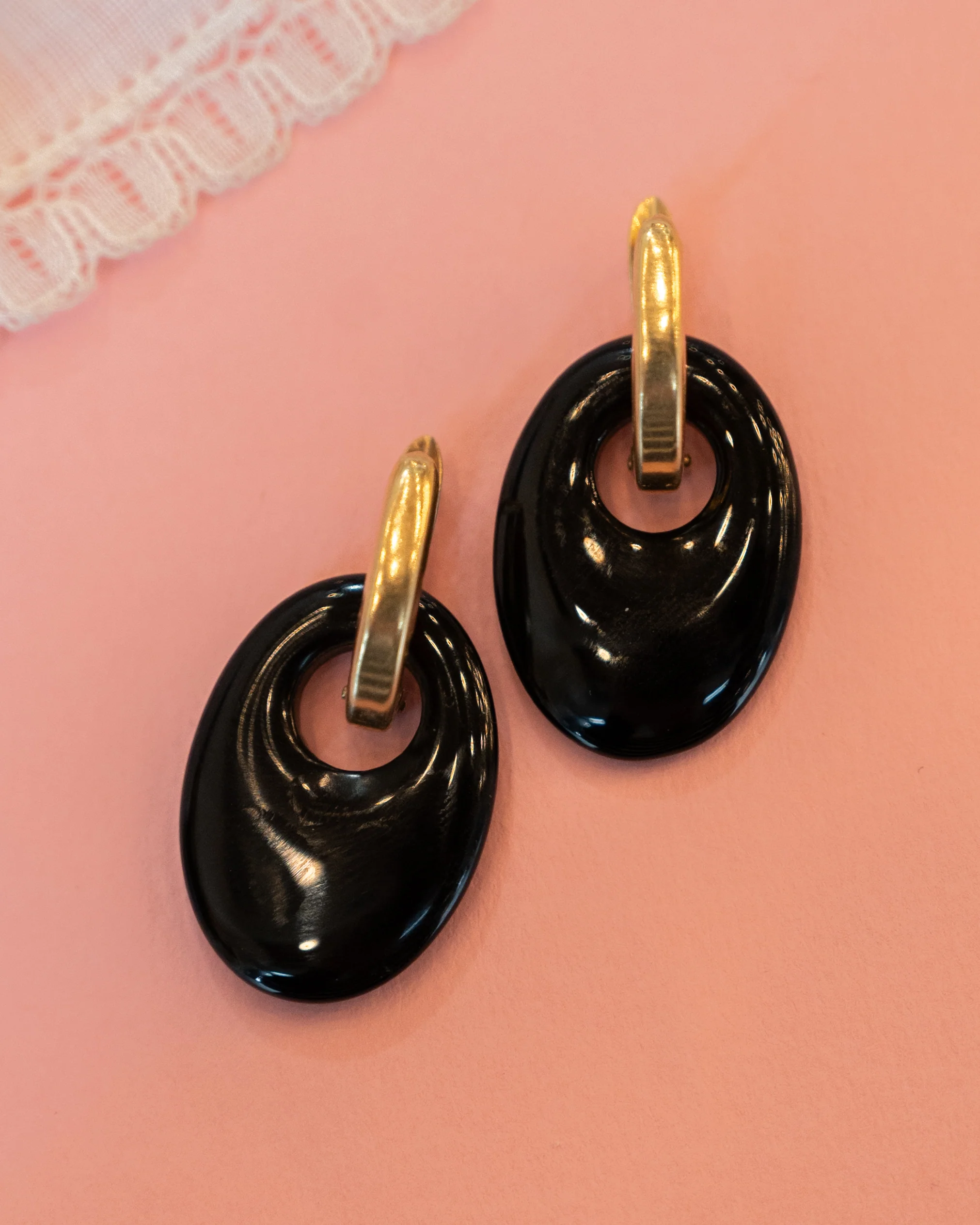 Carved Black Onyx Dangle Earrings 14k Yellow Gold - Image 4