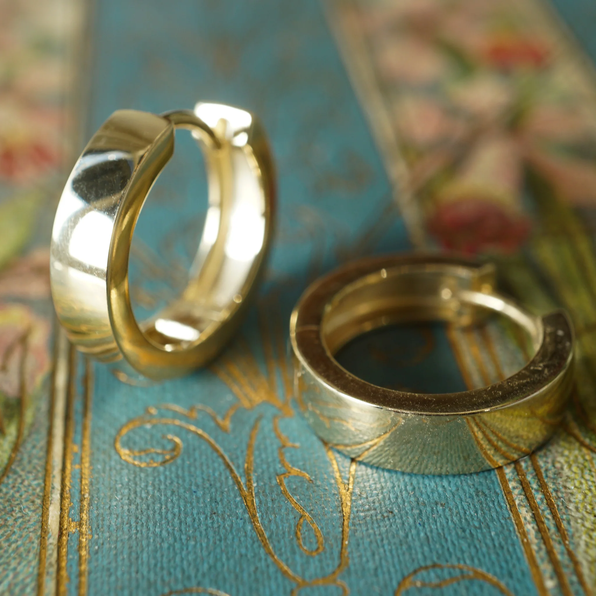Classic Hoop Earrings in 14k Yellow Gold - Image 4