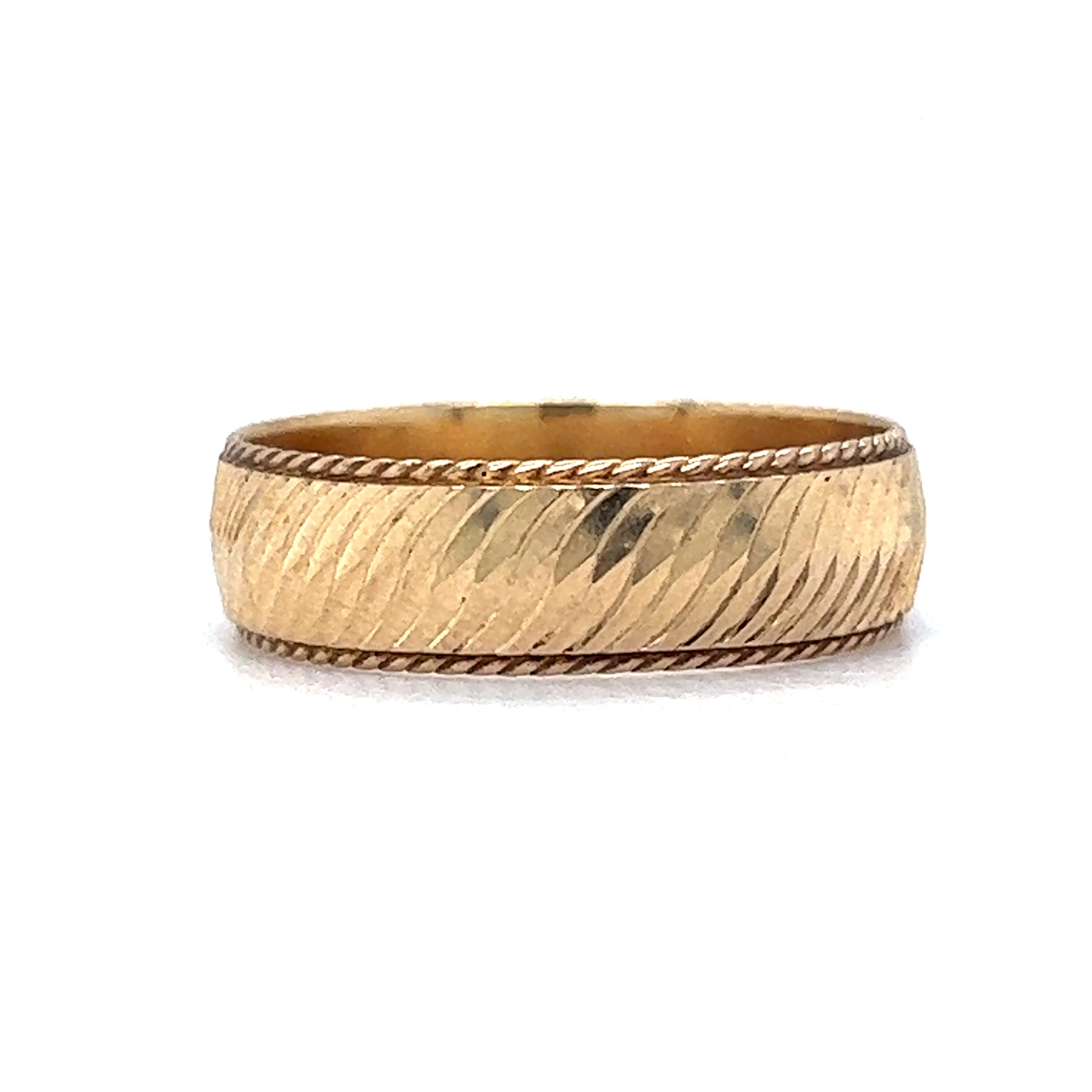Men's Vintage Mid-Century Patterned Wedding Band in 14k Yellow Gold - Image 3