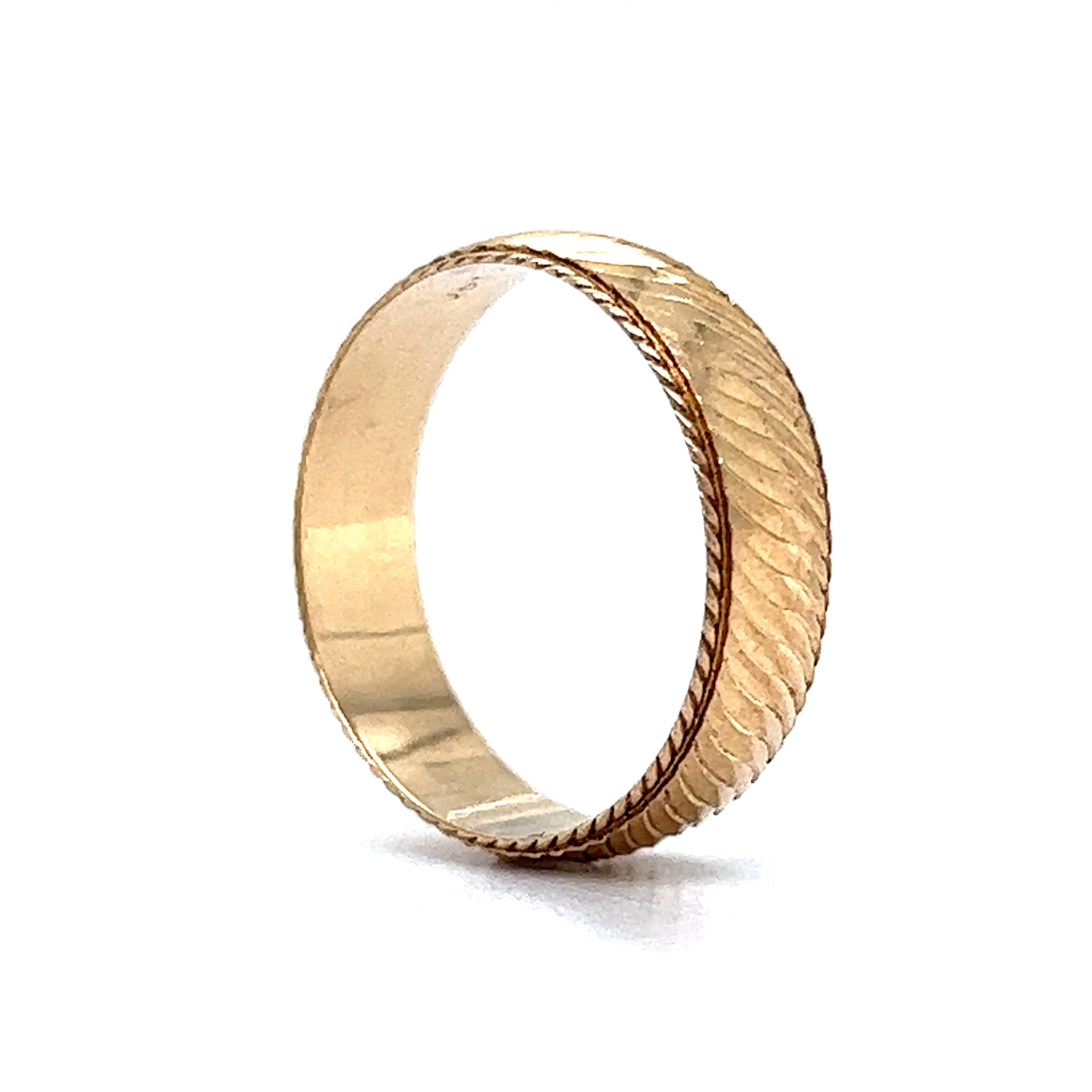 Men's Vintage Mid-Century Patterned Wedding Band in 14k Yellow Gold - Image 5