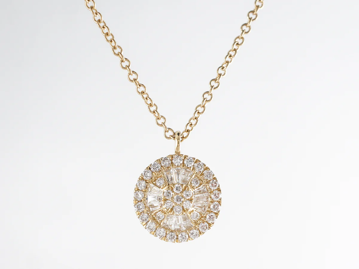 Cluster Diamond Pendant Necklace in 18k Yellow Gold - Image 2