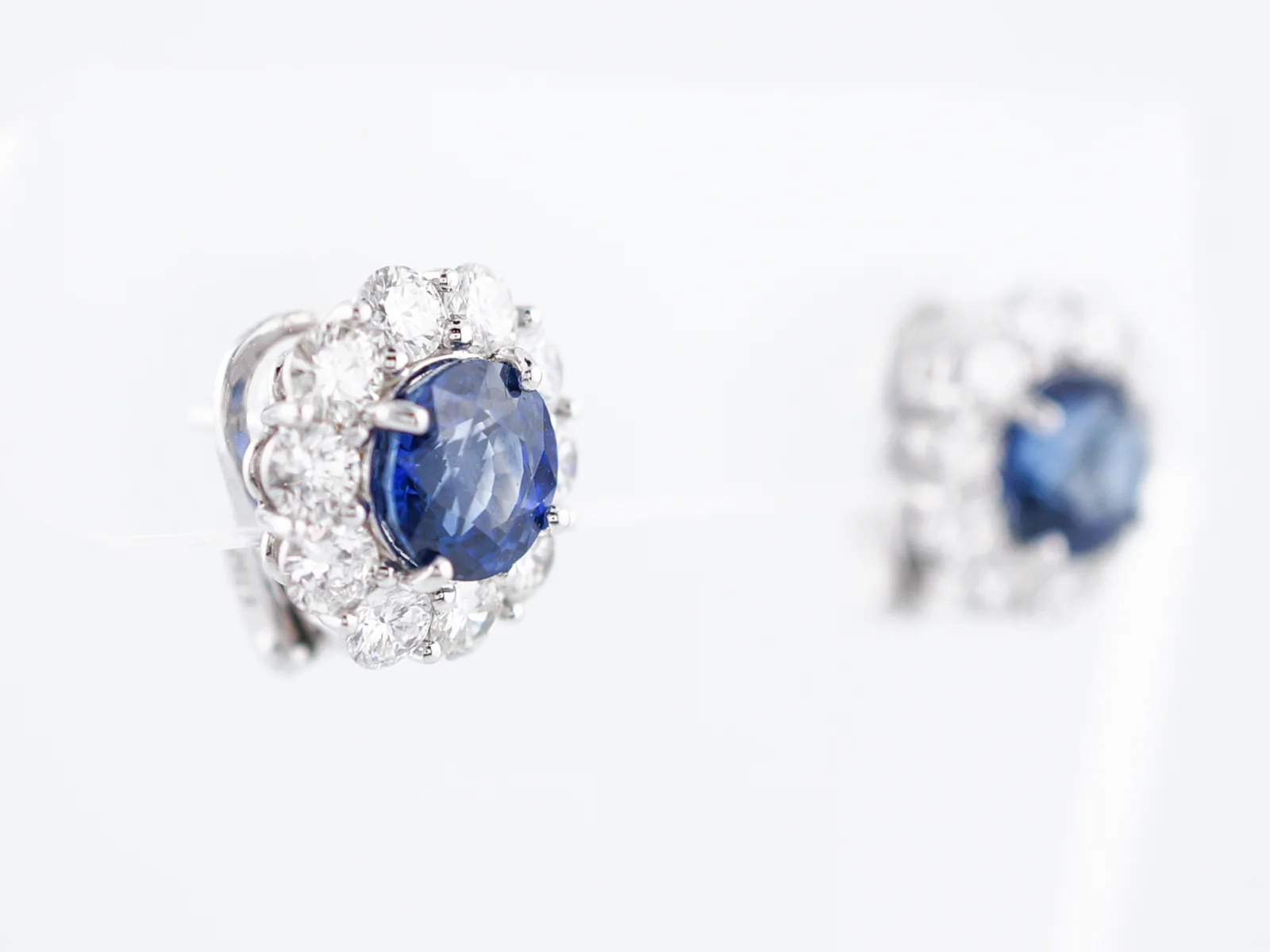 Cluster Earrings Modern 4.11 Round Brilliant Cut Sapphire & Diamond in Platinum - Image 2
