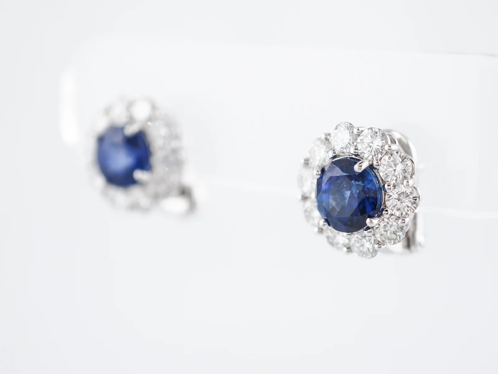 Cluster Earrings Modern 4.11 Round Brilliant Cut Sapphire & Diamond in Platinum - Image 3