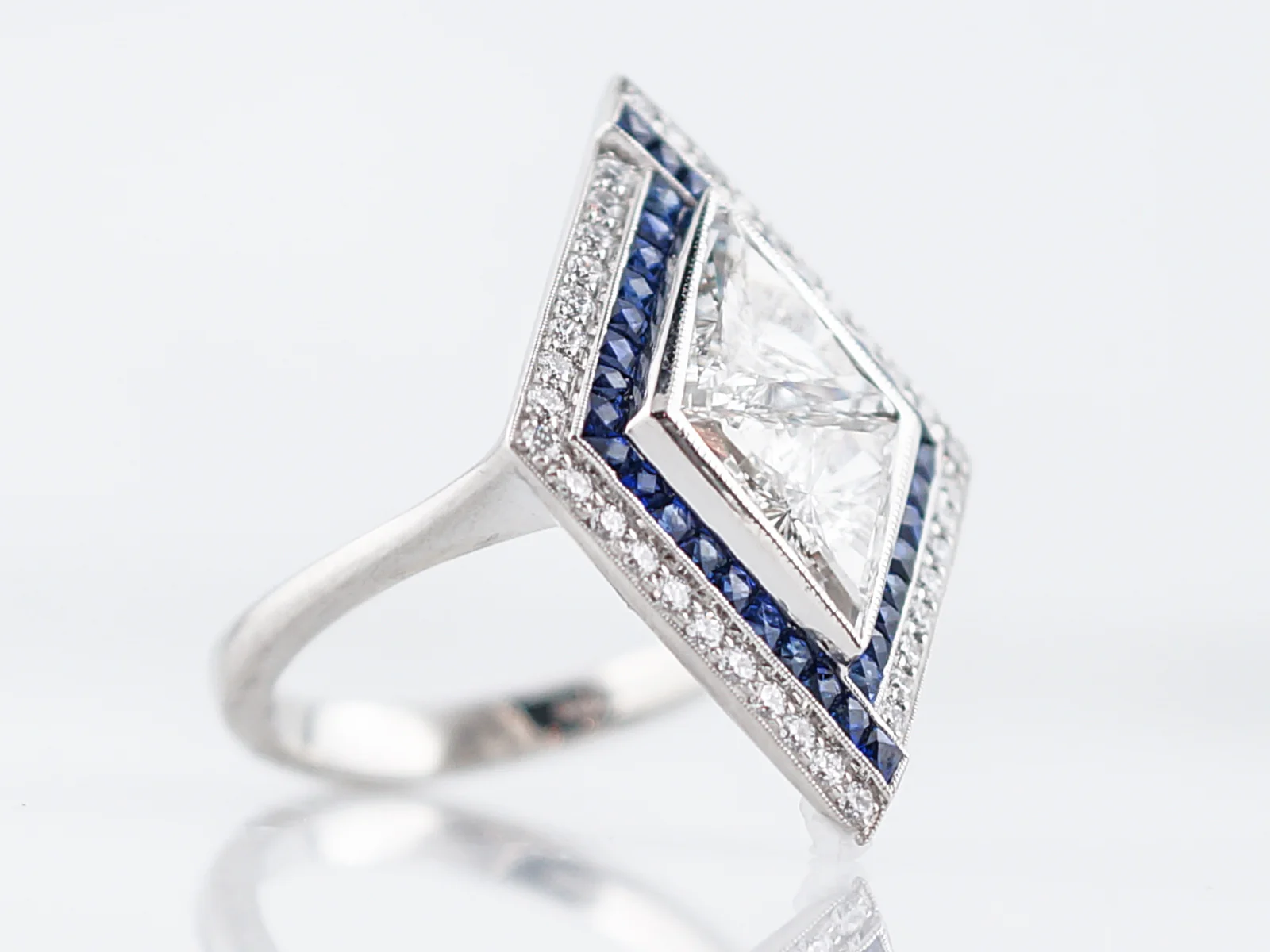 Cocktail Ring Modern 1.55 carat Trilliant Cut Diamonds with Sapphires in Platinum - Image 3