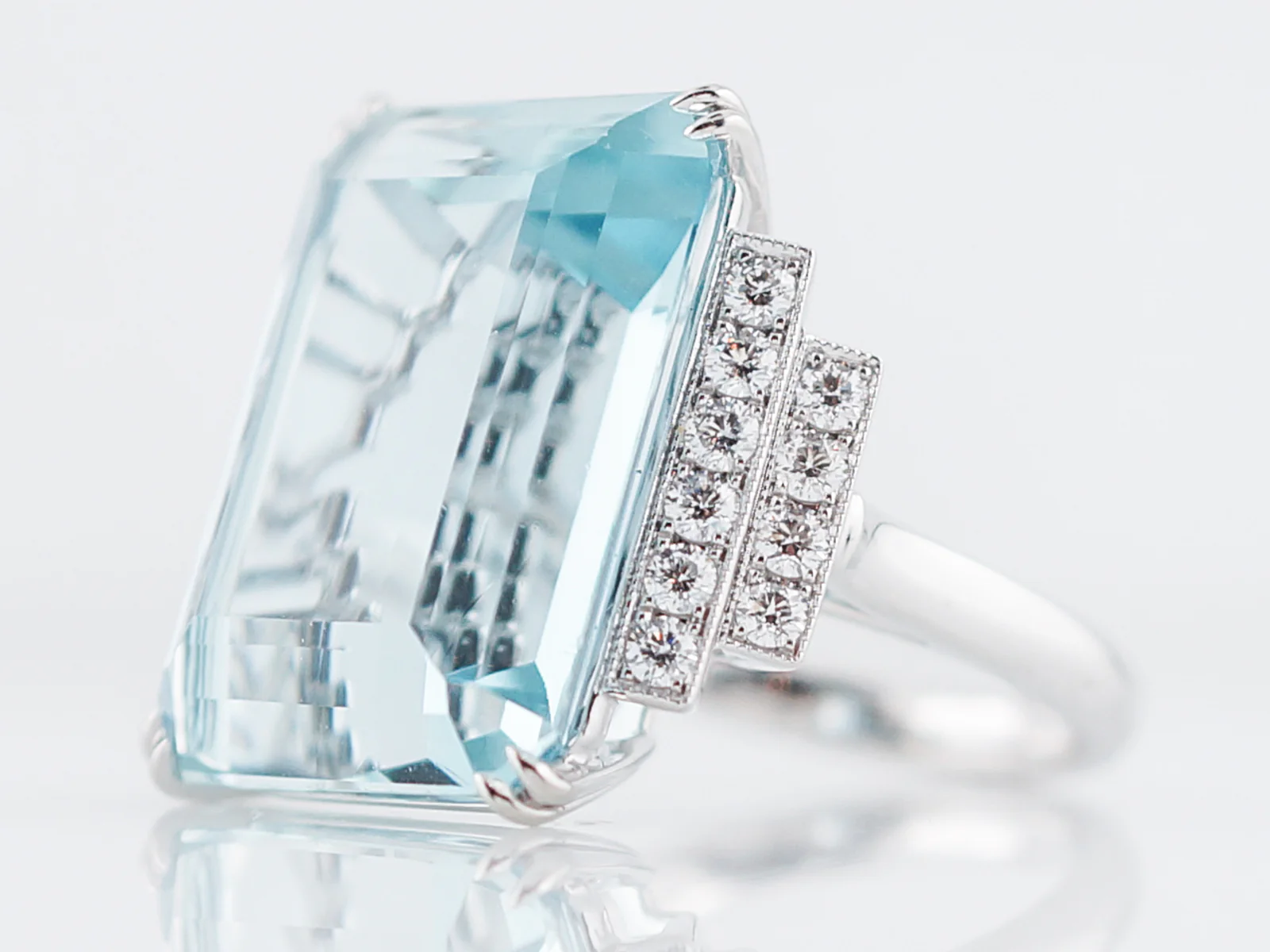 Cocktail Ring Modern 22.68 Emerald Cut Aquamarine in Platinum - Image 2