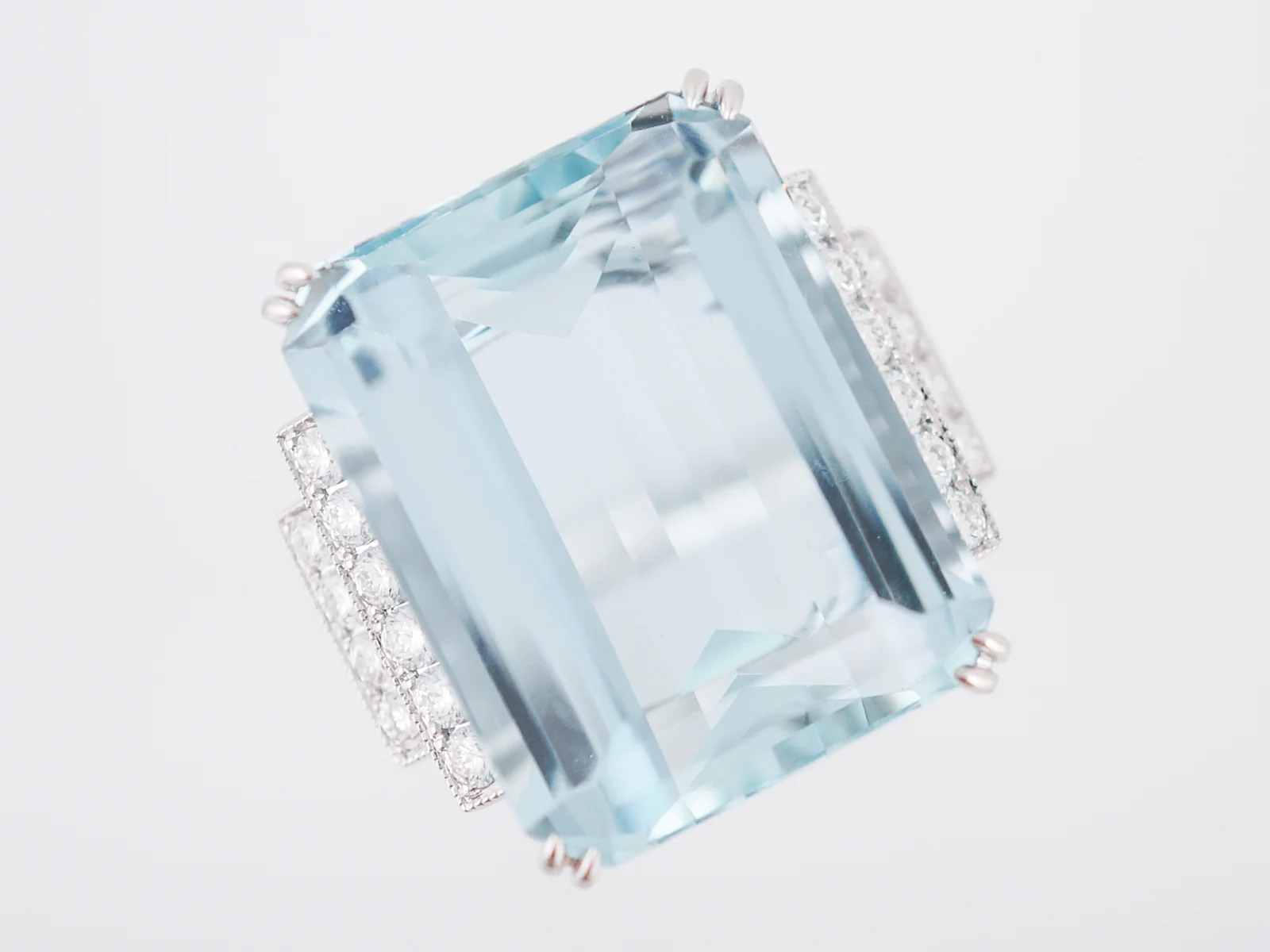 Cocktail Ring Modern 22.68 Emerald Cut Aquamarine in Platinum - Image 4