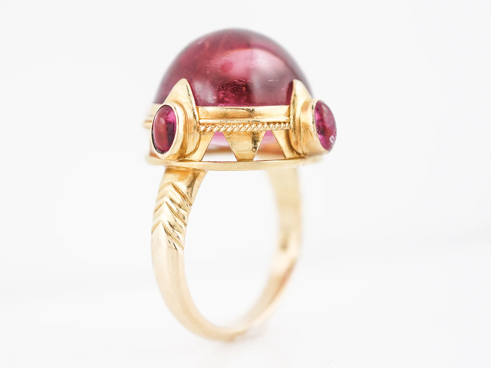 Cocktail Ring Modern 24.36 Oval Cabochon Cut Pink Tourmaline in 18k Yellow Gold - Image 6