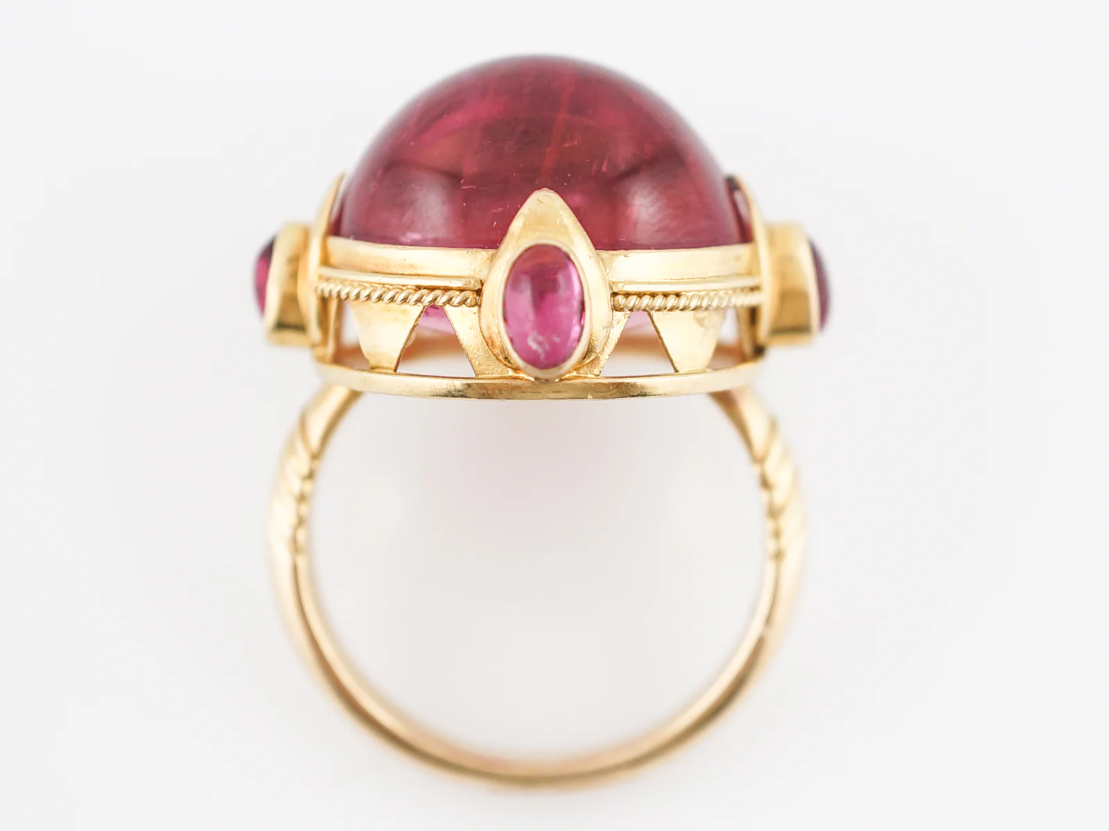 Cocktail Ring Modern 24.36 Oval Cabochon Cut Pink Tourmaline in 18k Yellow Gold - Image 7