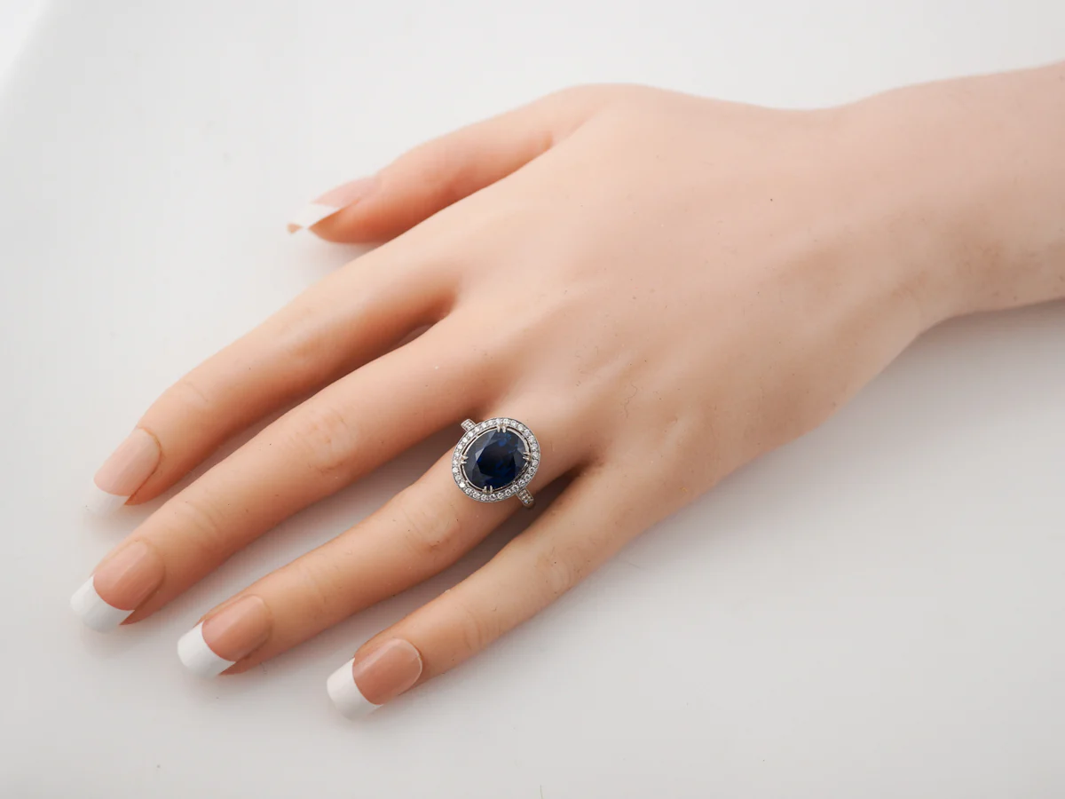Cocktail Ring Modern 6.31 Oval Cut No Heat Sapphire & Diamonds in Platinum - Image 7