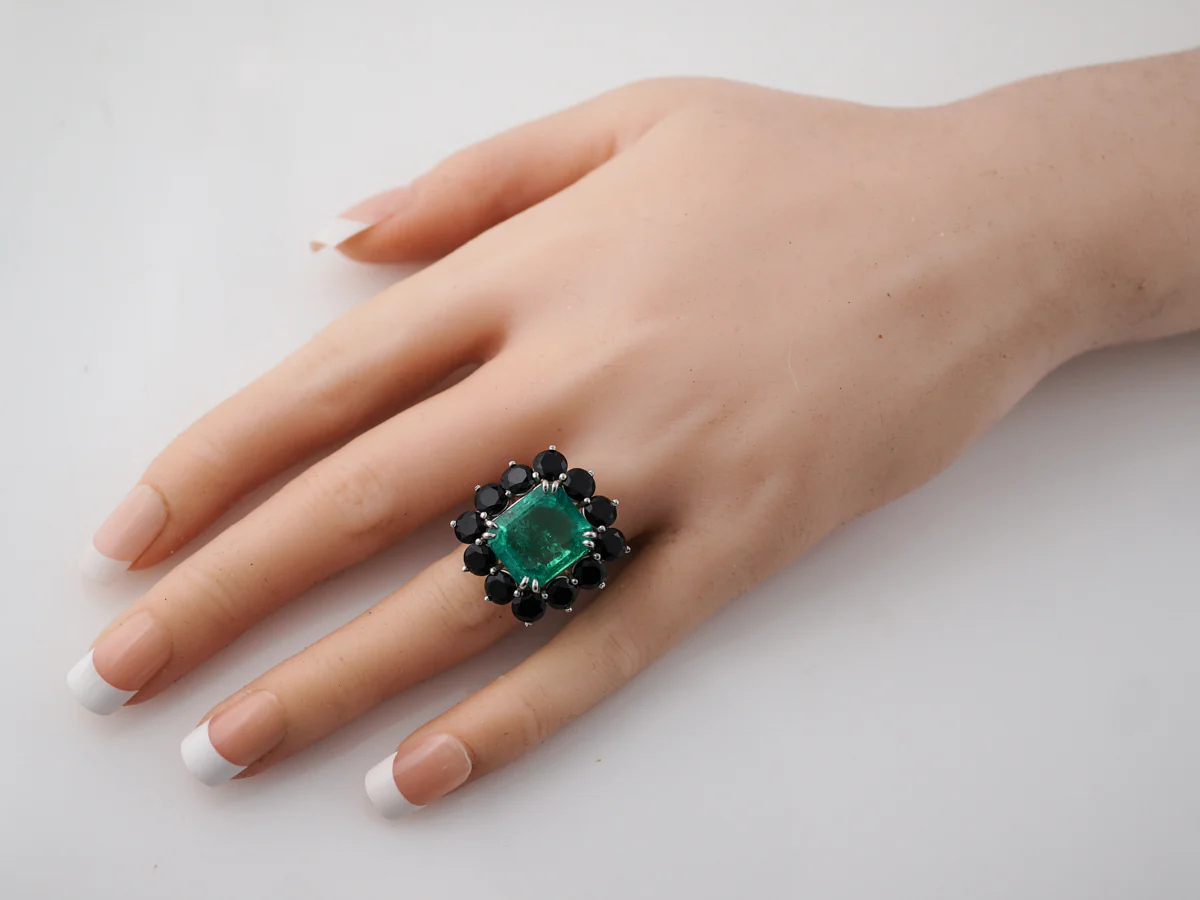 Cocktail Ring Modern 7.89 GIA Emerald Cut Emerald in Platinum - Image 6