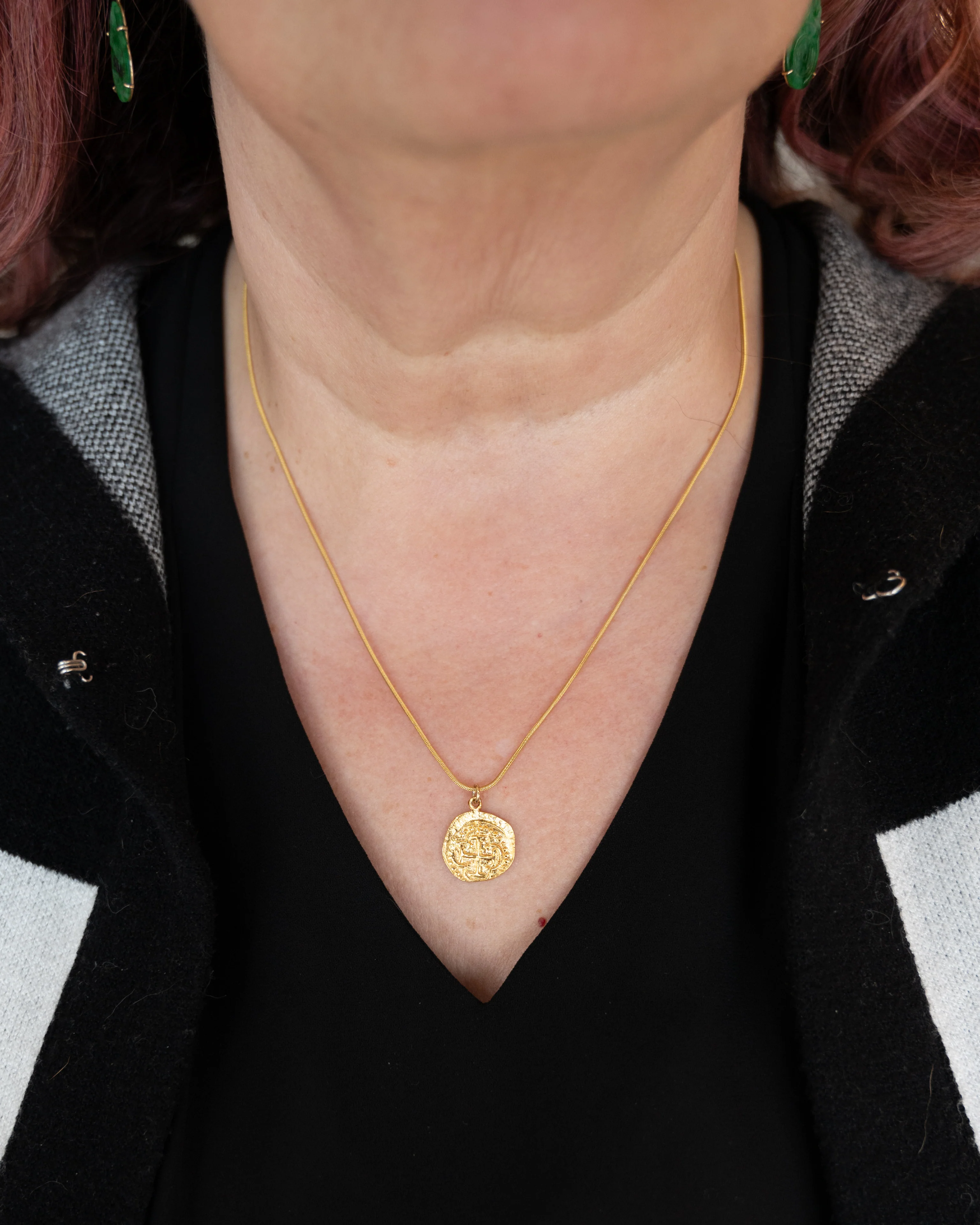 Coin Medallion Pendant Necklace in 21k Yellow Gold - Image 7