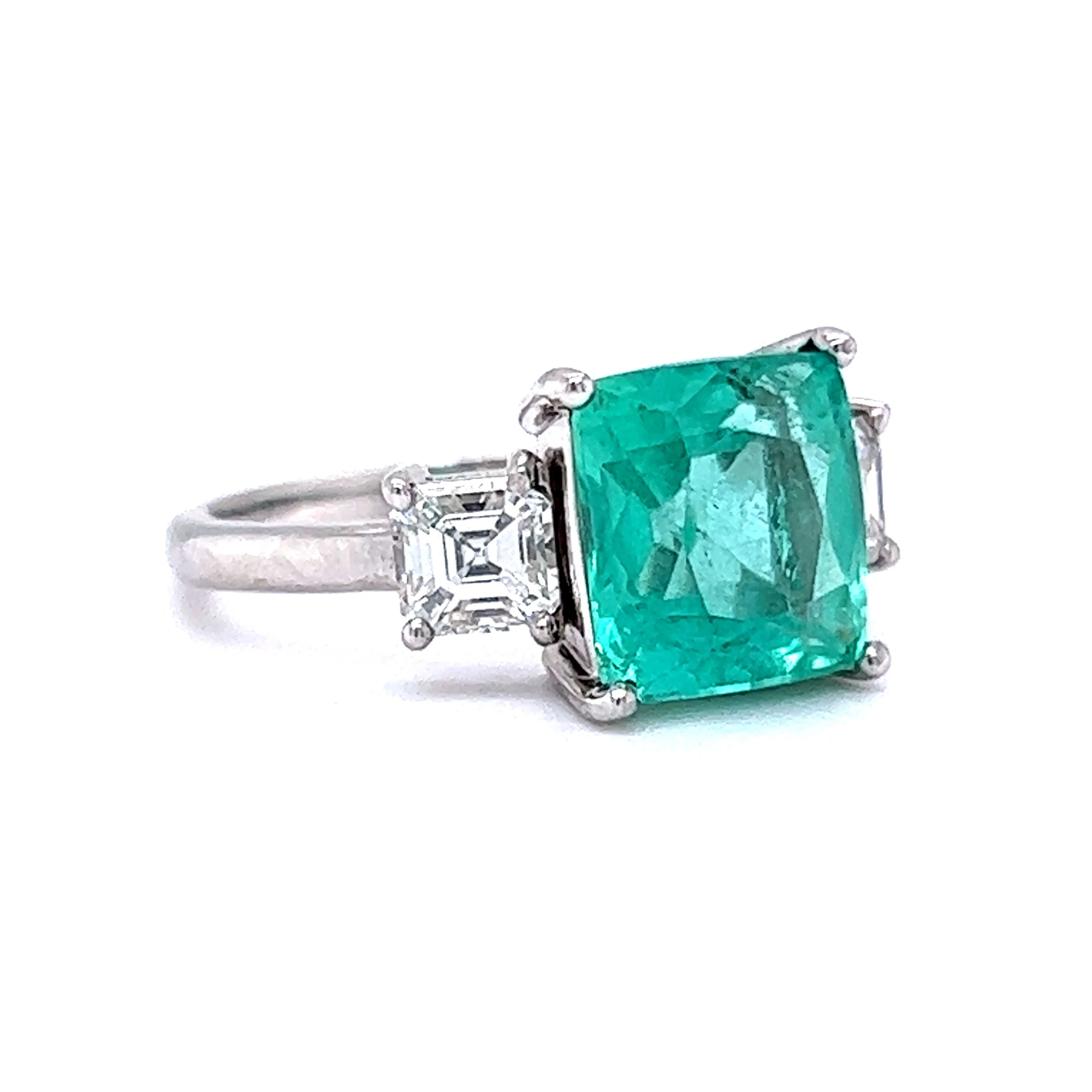 Emerald Cocktail Ring in 18k White Gold - Image 3