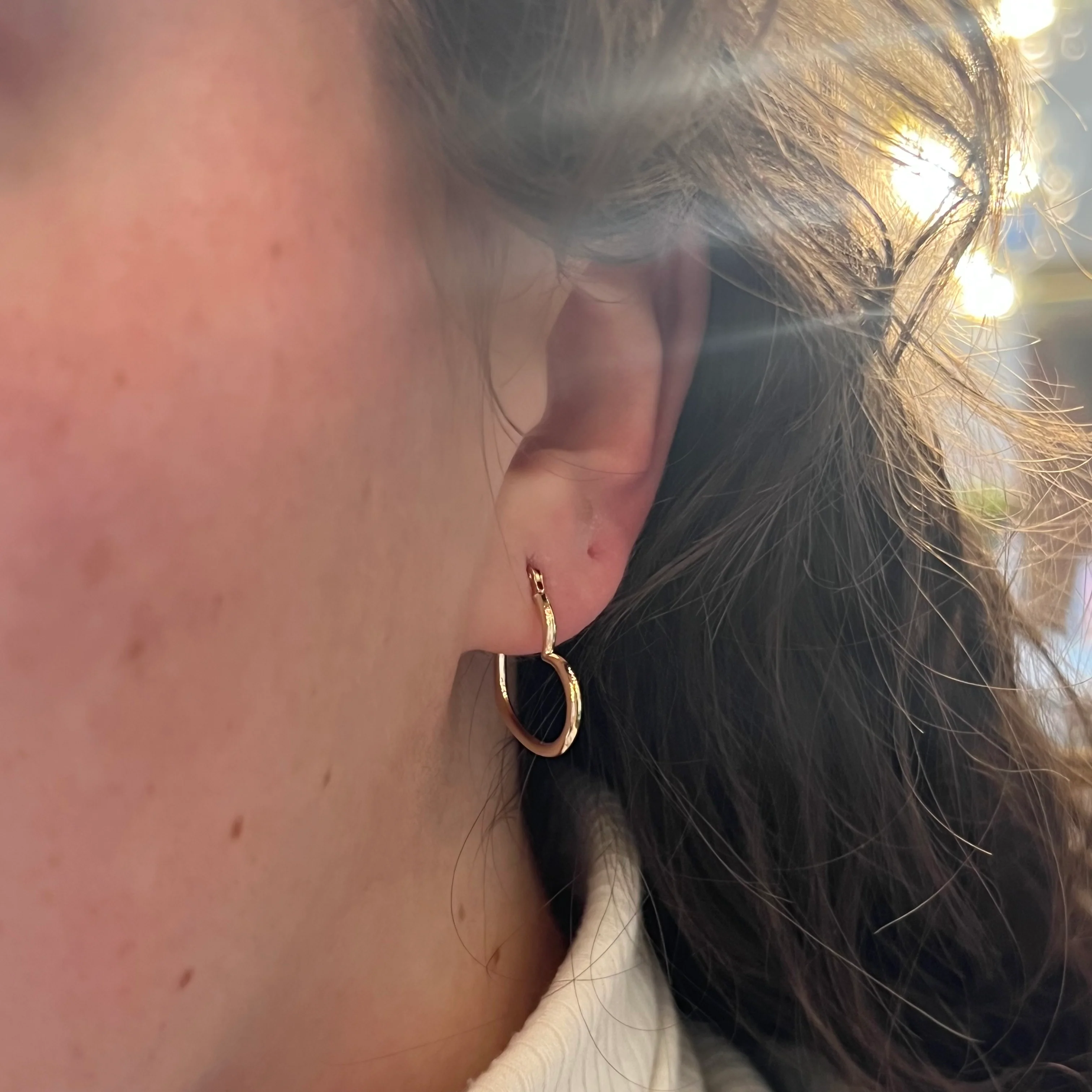 Heart Shaped Hoop Earrings in 14k Yellow Gold - Image 4