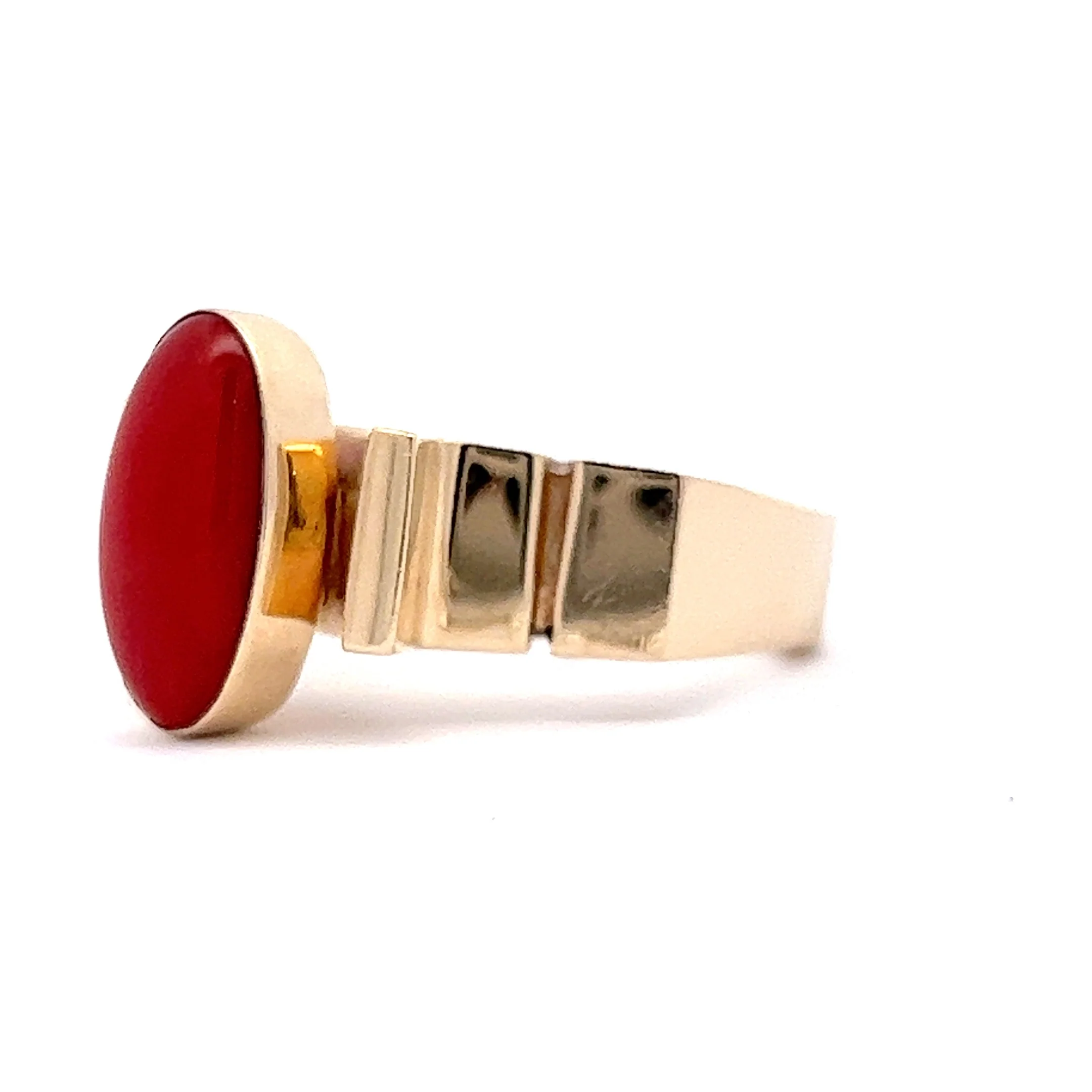 Vintage Mid-Century Coral Right Hand Ring in 14k Yellow Gold - Image 2