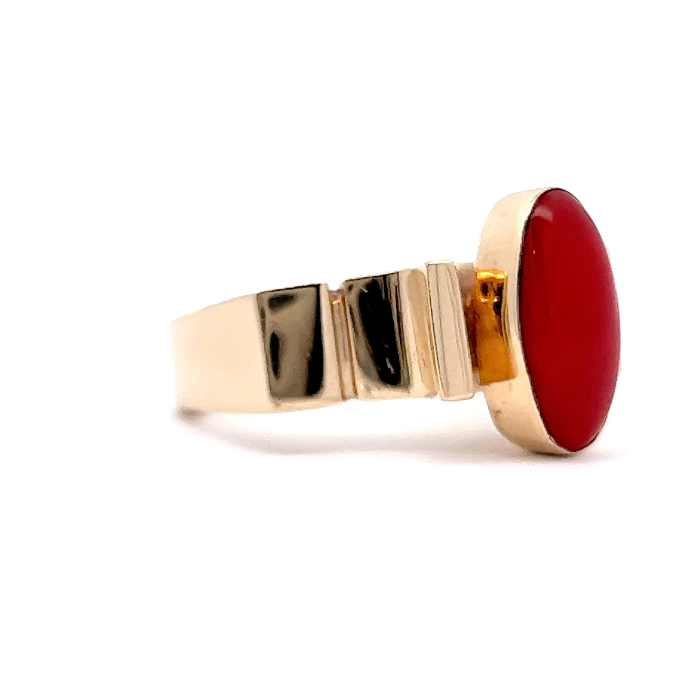 Vintage Mid-Century Coral Right Hand Ring in 14k Yellow Gold - Image 3