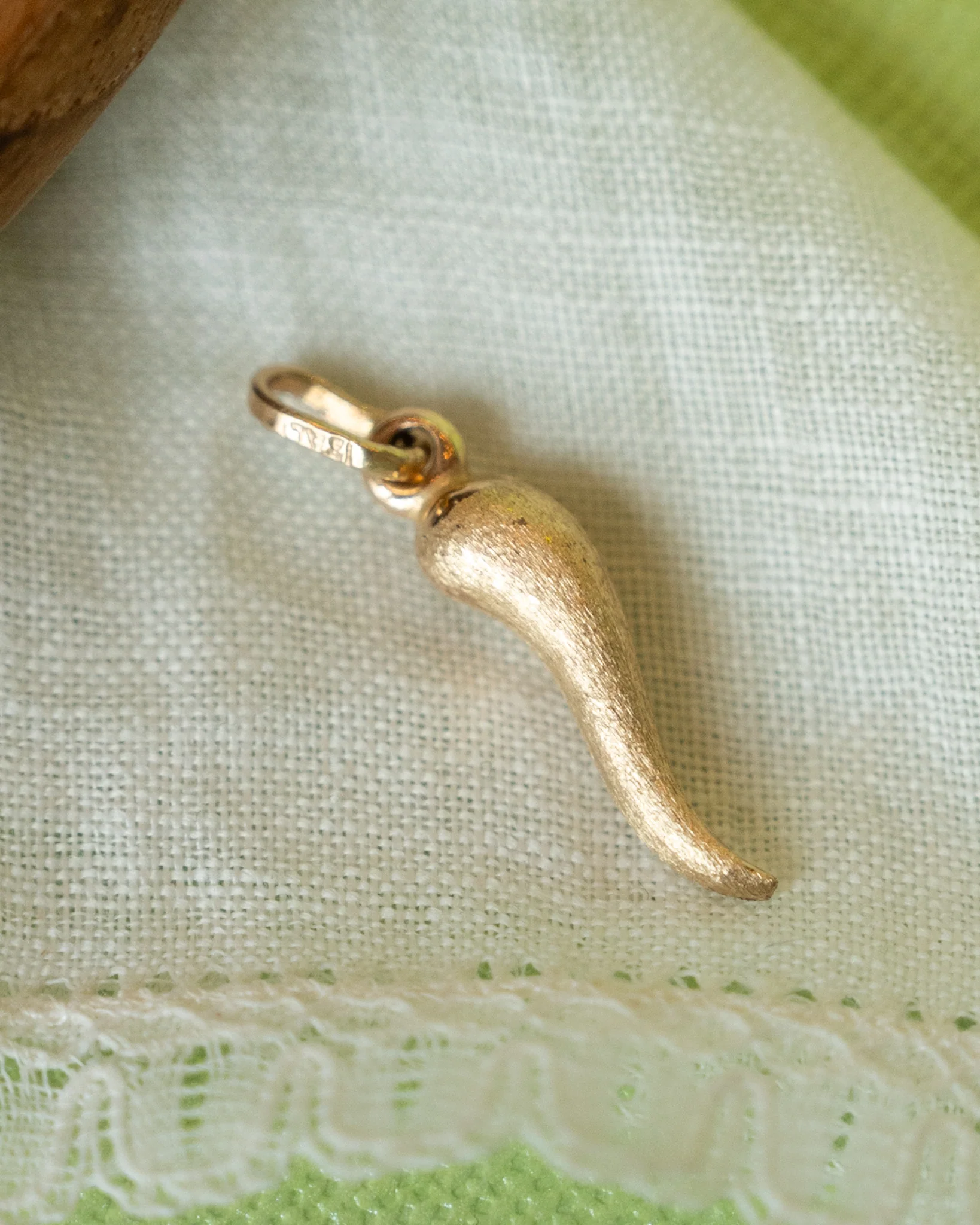 Cornicello Good Luck Charm in 14k Yellow Gold - Image 3