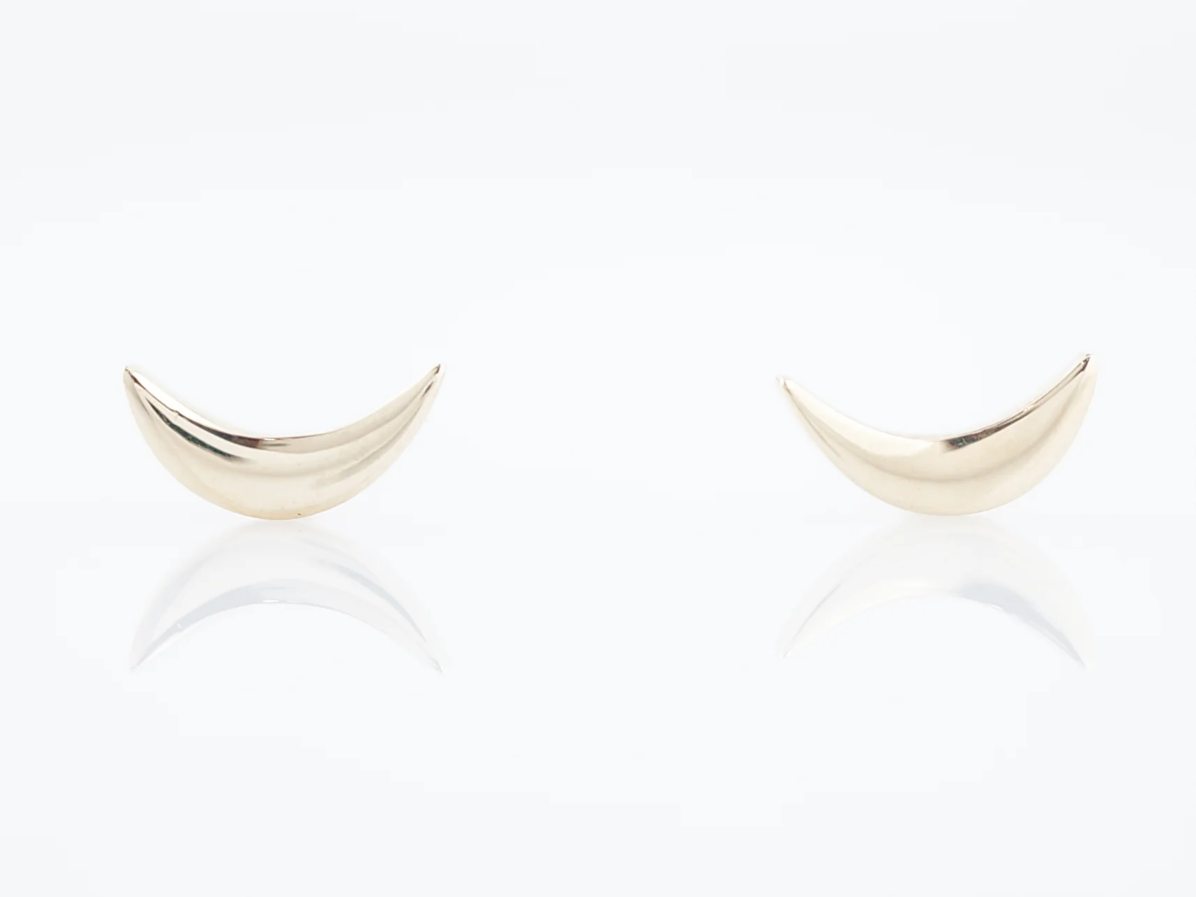 Crescent Moon Earrings Modern in 14K Yellow Gold - Image 3