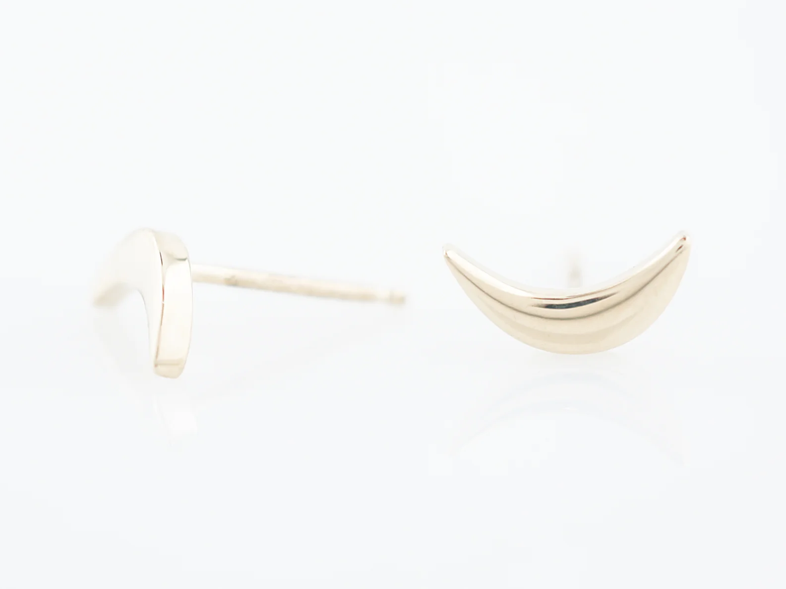 Crescent Moon Earrings Modern in 14K Yellow Gold - Image 5