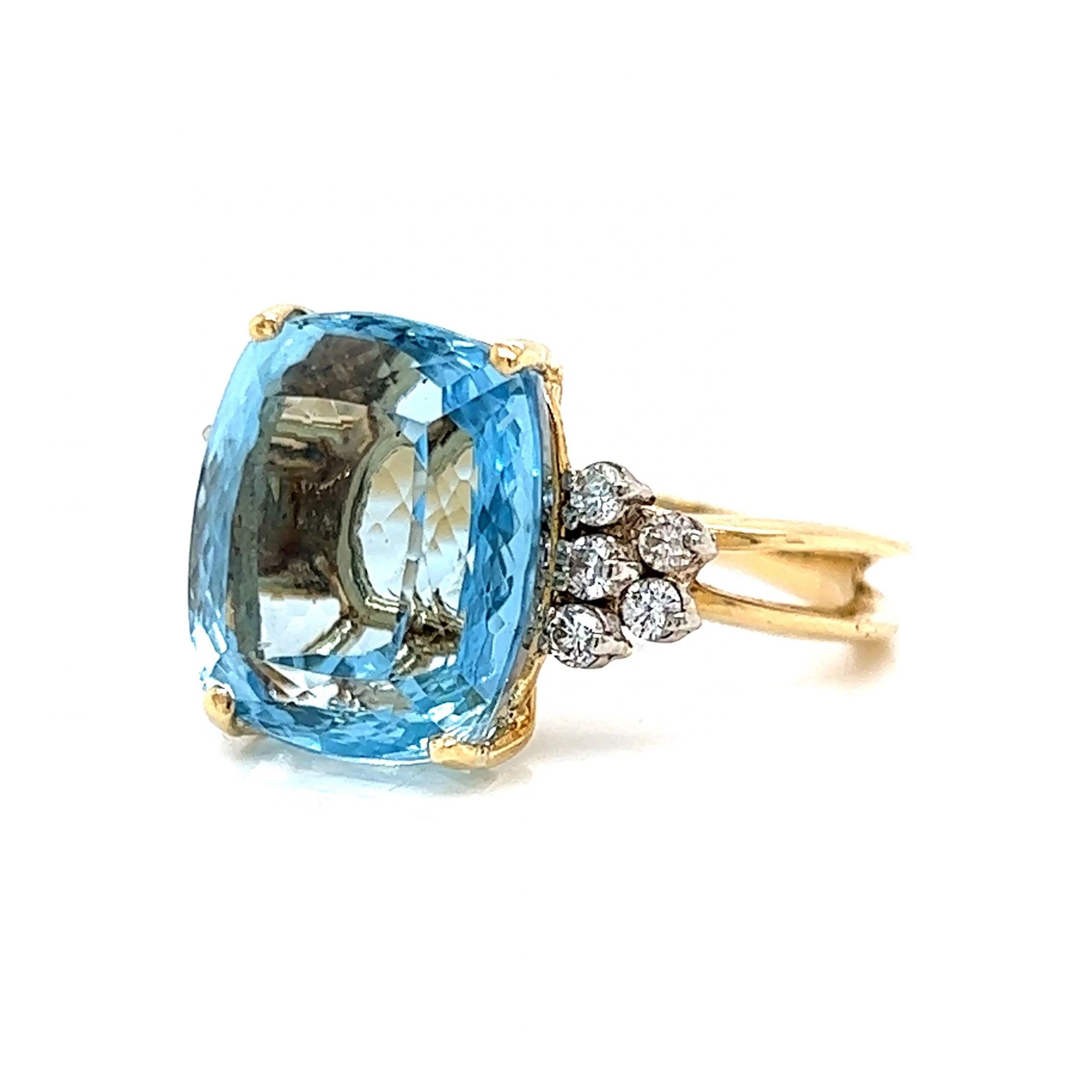 Cushion Cut Aquamarine & Diamond Cocktail Ring in 14k Gold - Image 2