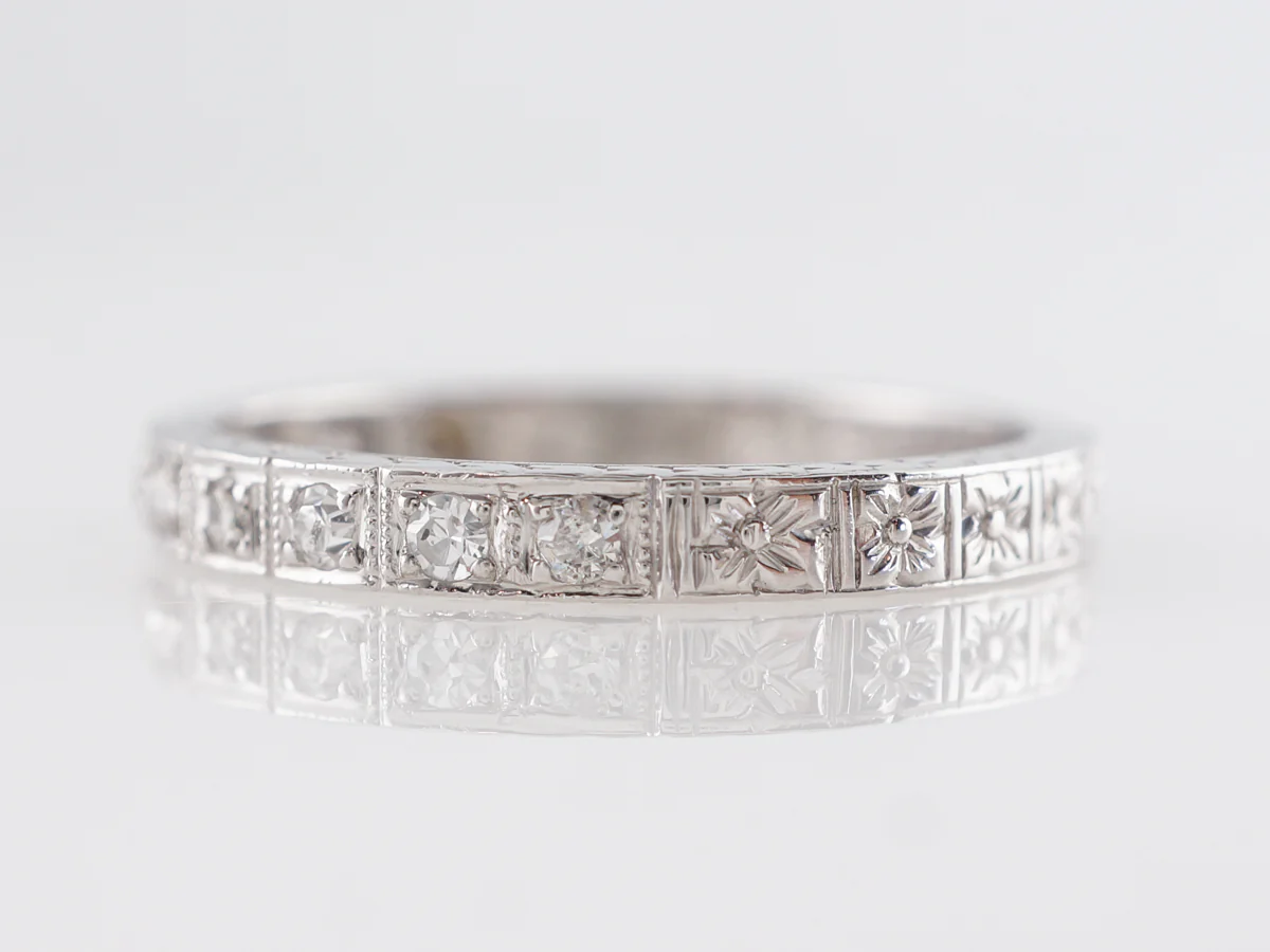 Deco Single Cut Diamond Wedding Band in 18k - Image 2