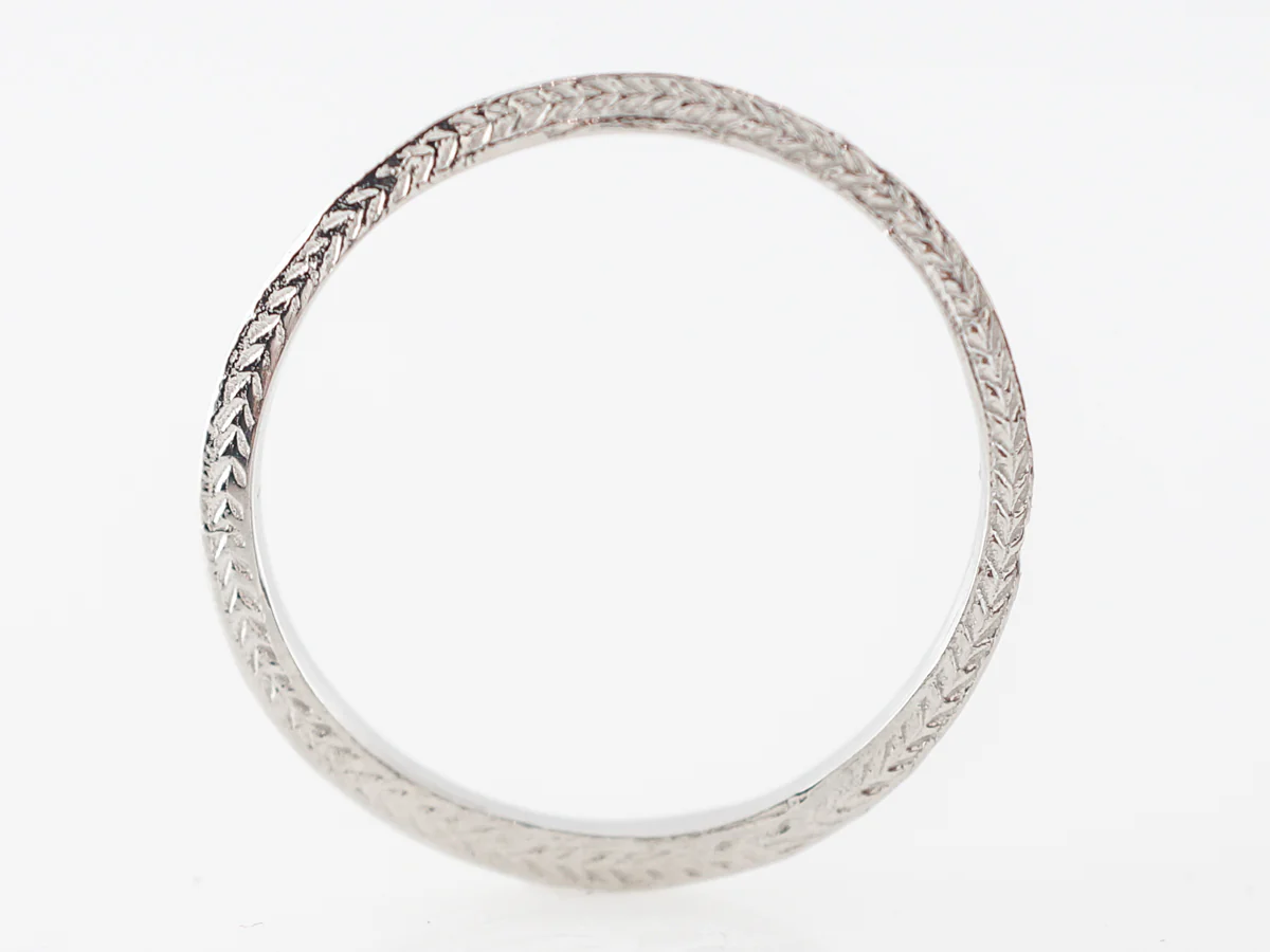 Deco Style Chevron Wedding Band in Platinum - Image 2