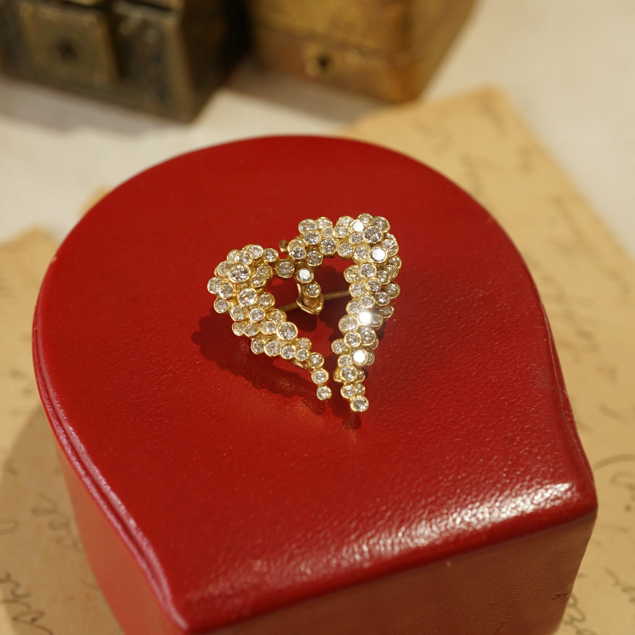 Diamond Cluster Pin & Pendant in 18k Yellow Gold - Image 4