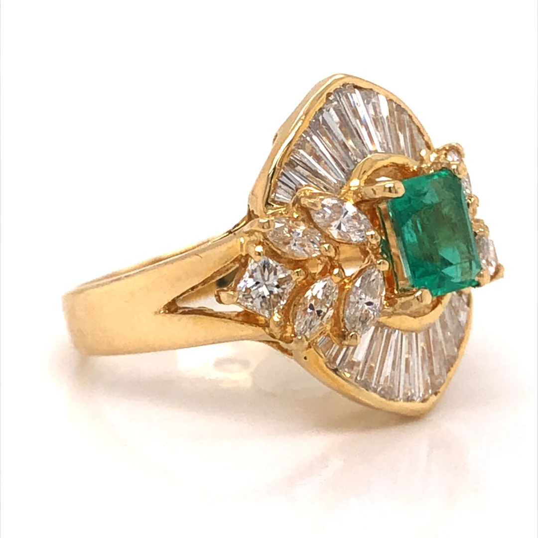 Diamond & Emerald Ballerina Cocktail Ring in 18k Yellow Gold - Image 3