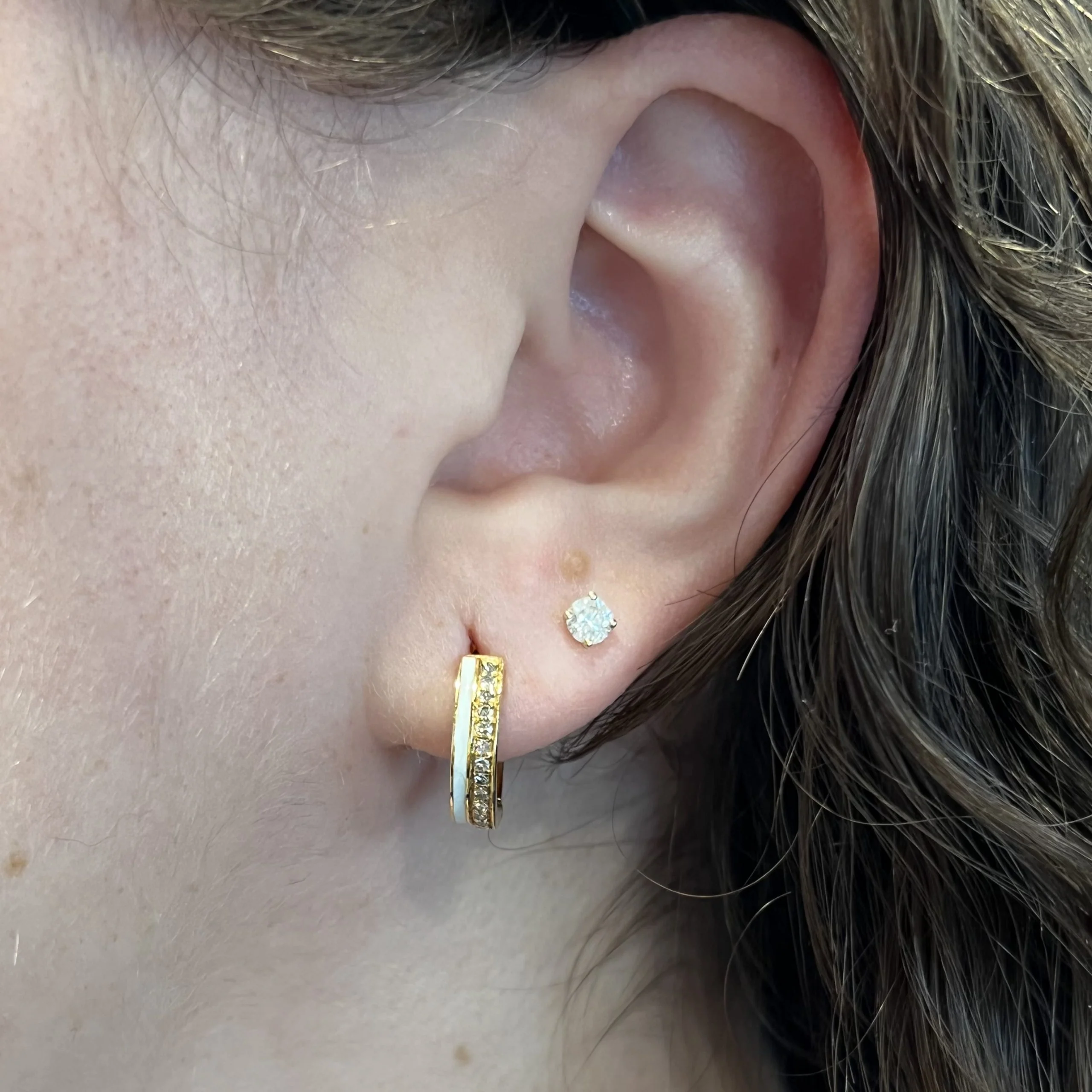 Diamond & Enamel Huggie Hoop Earrings in 14k Yellow Gold - Image 4