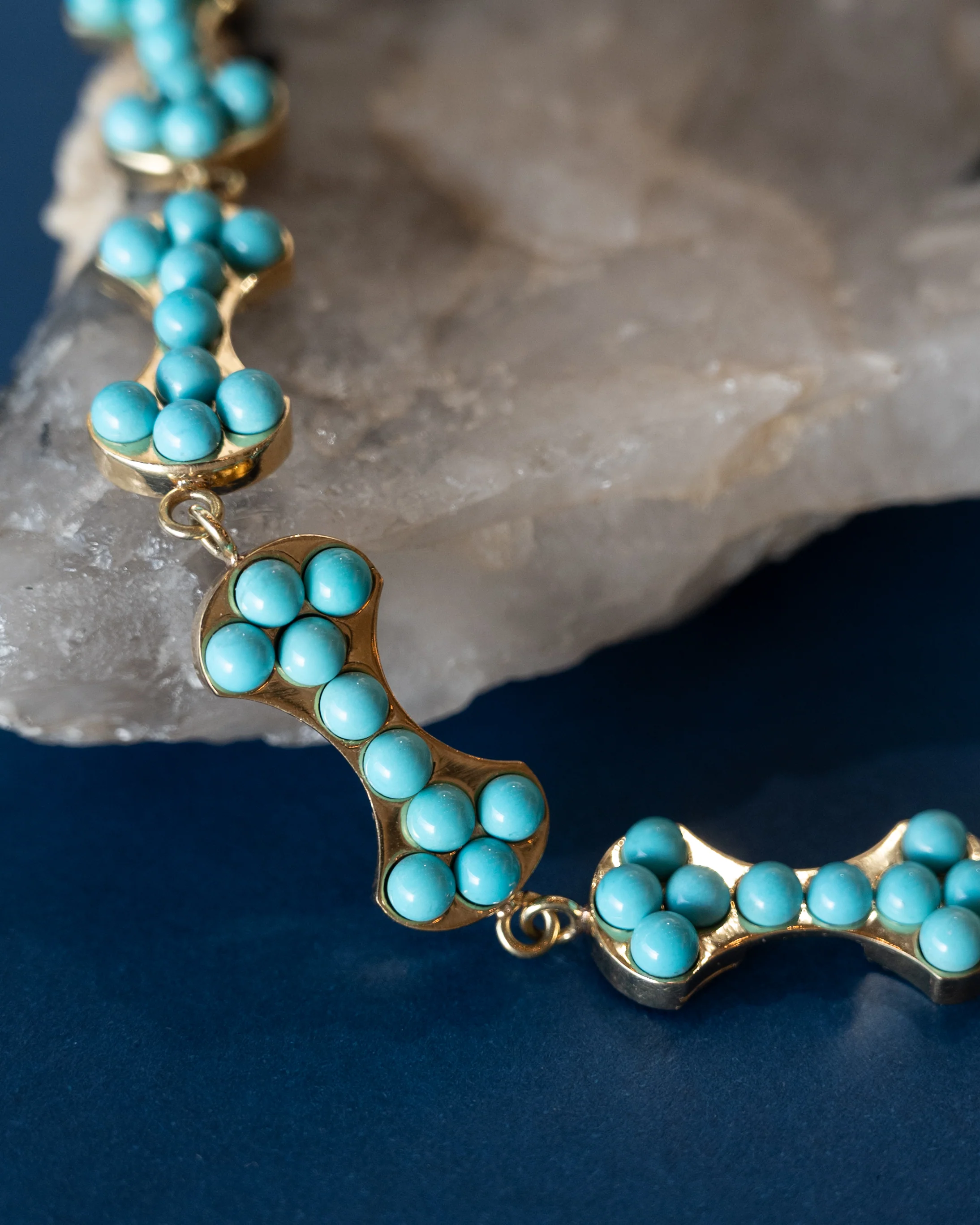 Dog Bone Link Bracelet w/ Cabochon Turquoise 18k - Image 6
