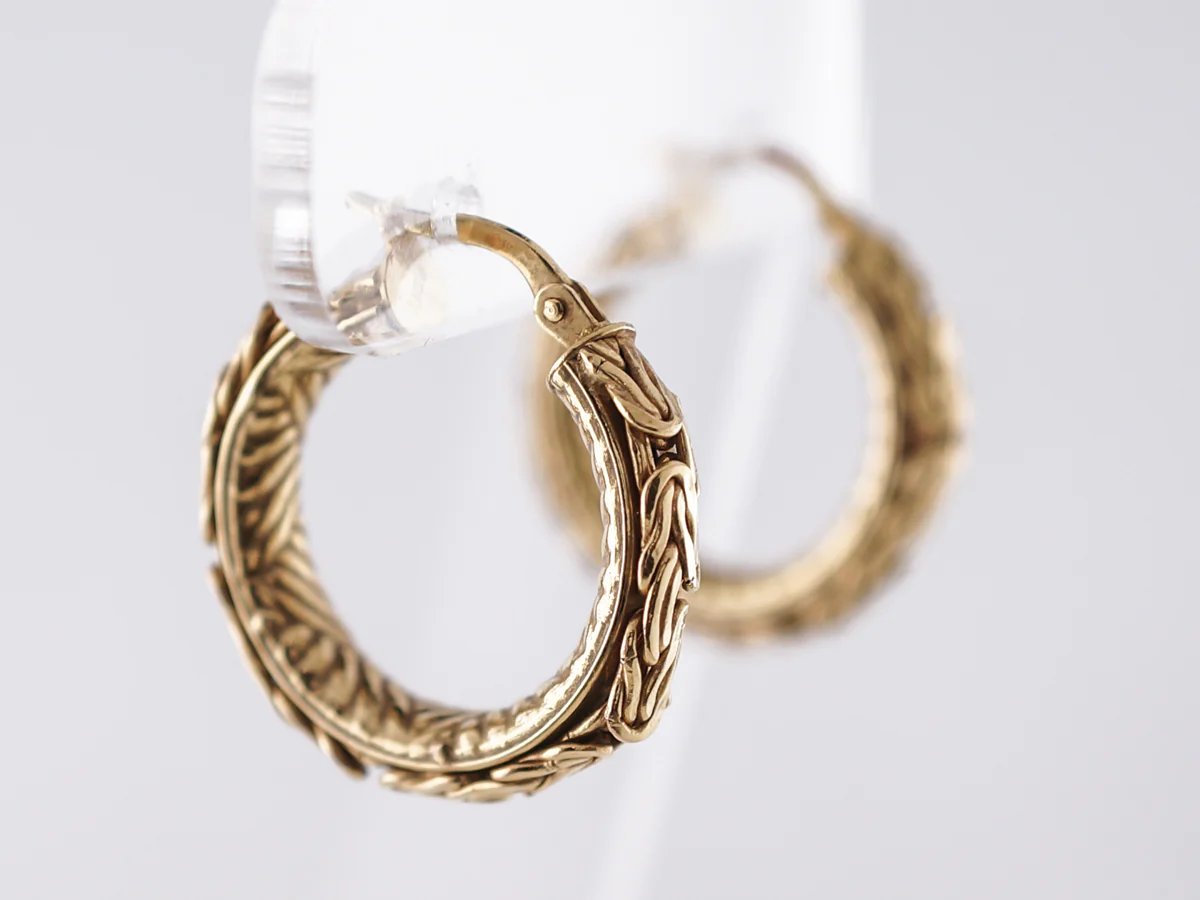 Earring Hoops Modern in 14k Yellow Gold - Image 2