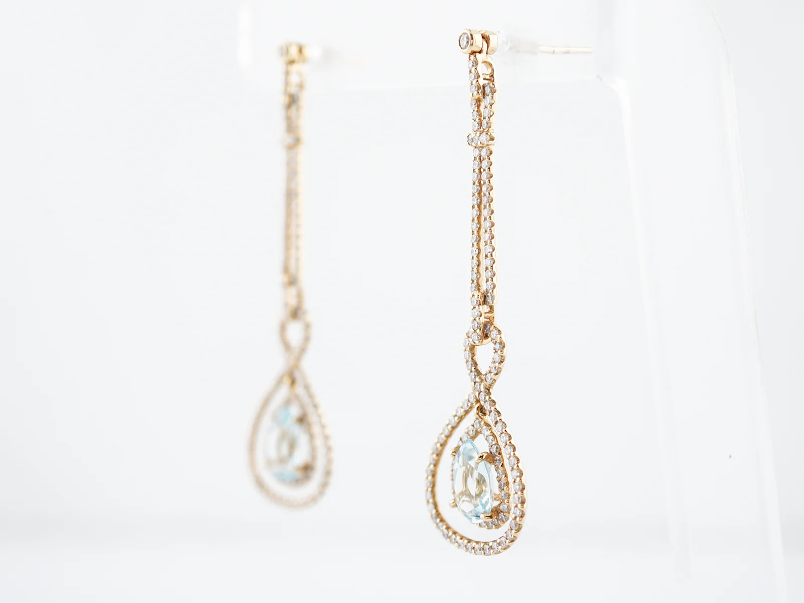 Earrings Modern 3.02 Pear Cut Aquamarine & Round Brilliant Cut Diamond in 18k Yellow Gold - Image 4