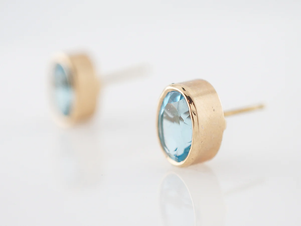 Earrings Modern 3.20 Oval Cut Blue Topaz in 14k Yellow Gold - Image 2