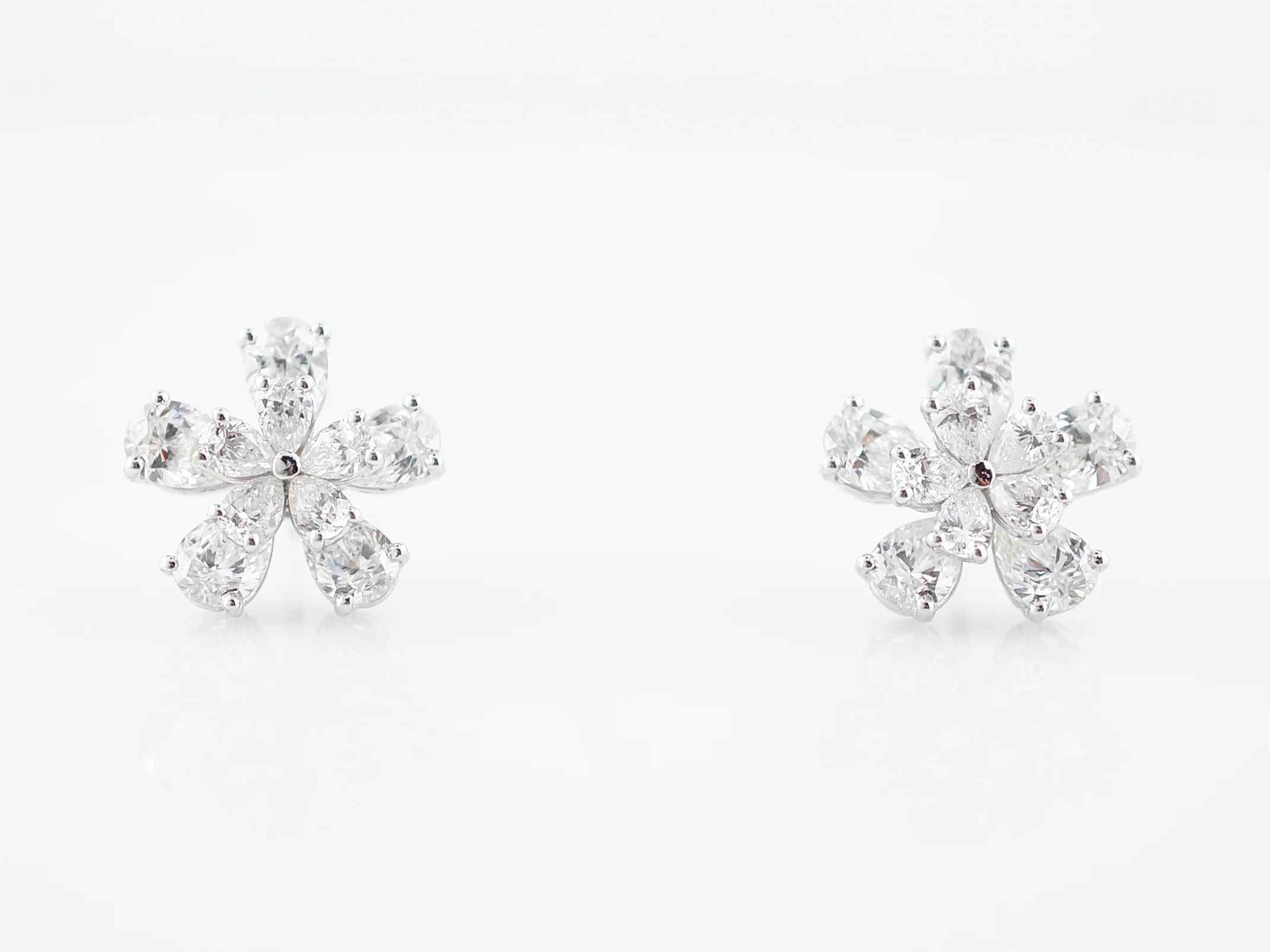 ***RTV***Earrings Modern 6.46 Pear Cut Diamonds in 18K White Gold
