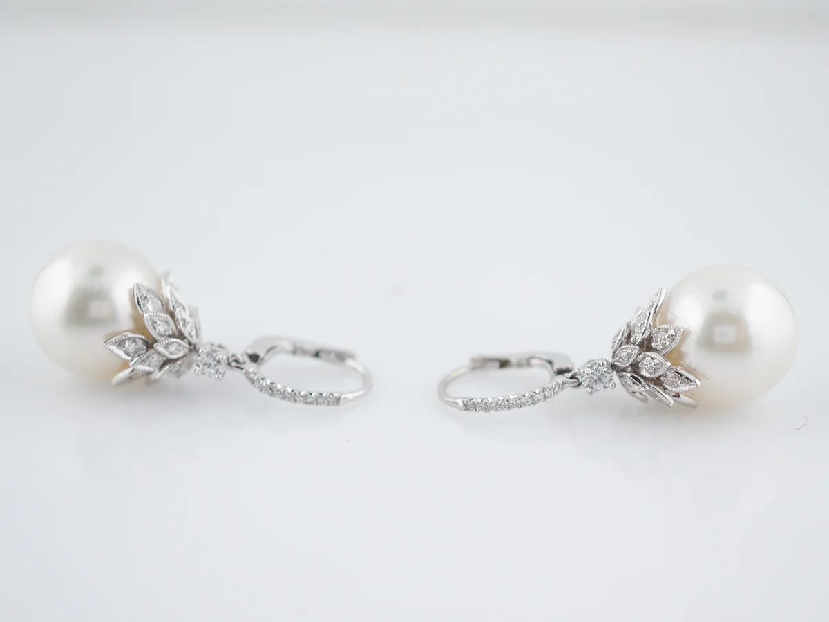 Earrings Modern Pearl & 1.34 Round Brilliant Cut Diamonds in Platinum - Image 3
