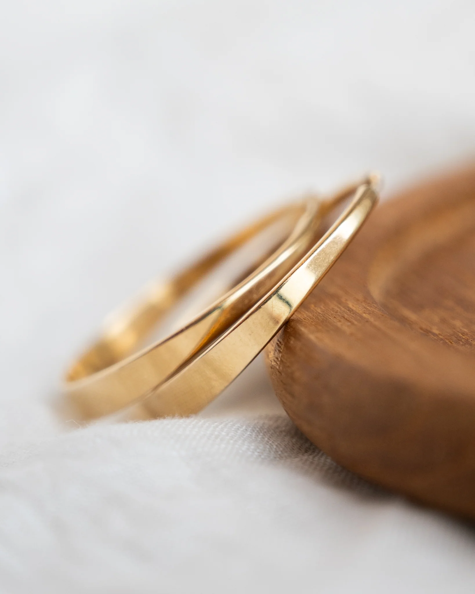 Ed Levin Tapered Hoop Earrings in 14k Yellow Gold - Image 4