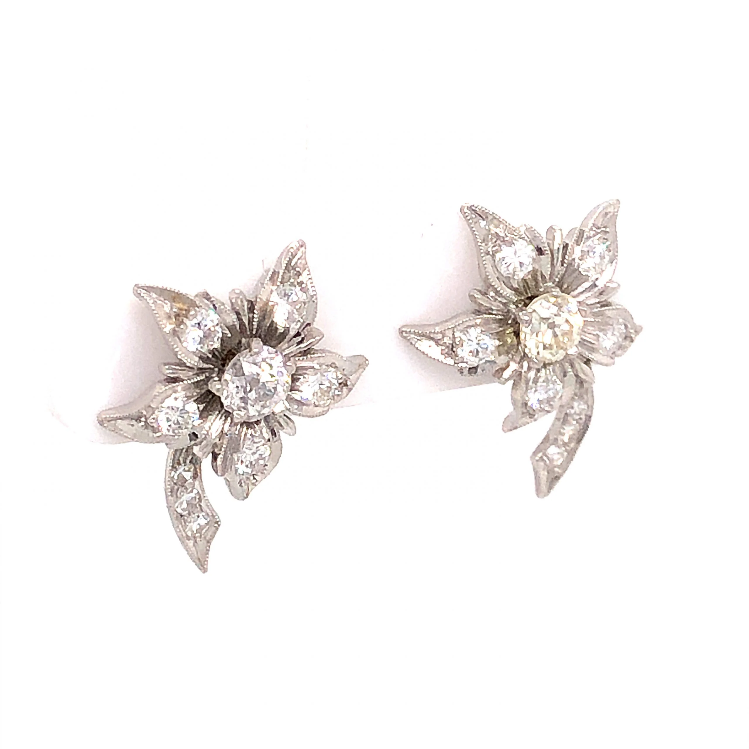 Edward Petri Art Deco Diamond Earrings in Platinum - Image 3
