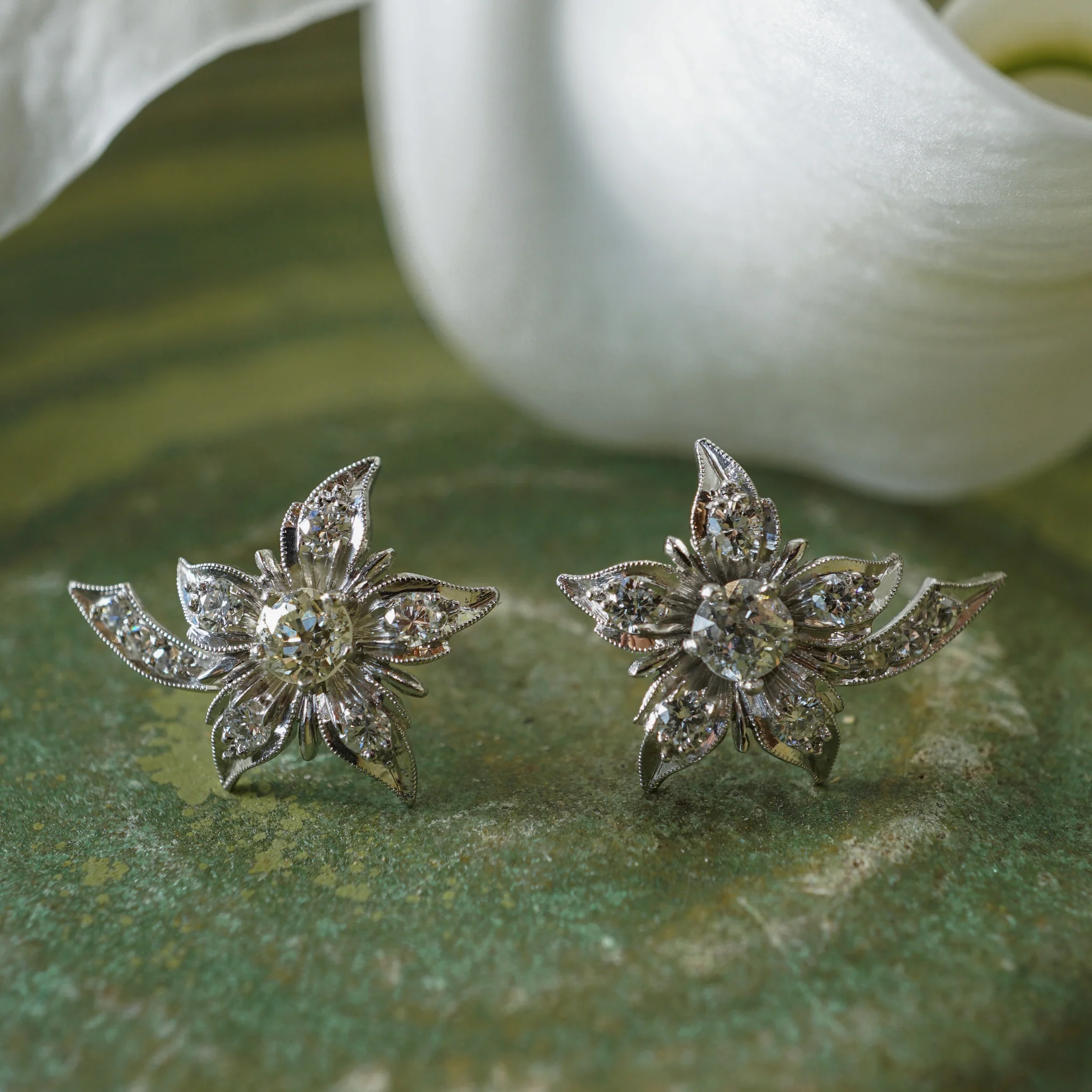 Edward Petri Art Deco Diamond Earrings in Platinum - Image 4