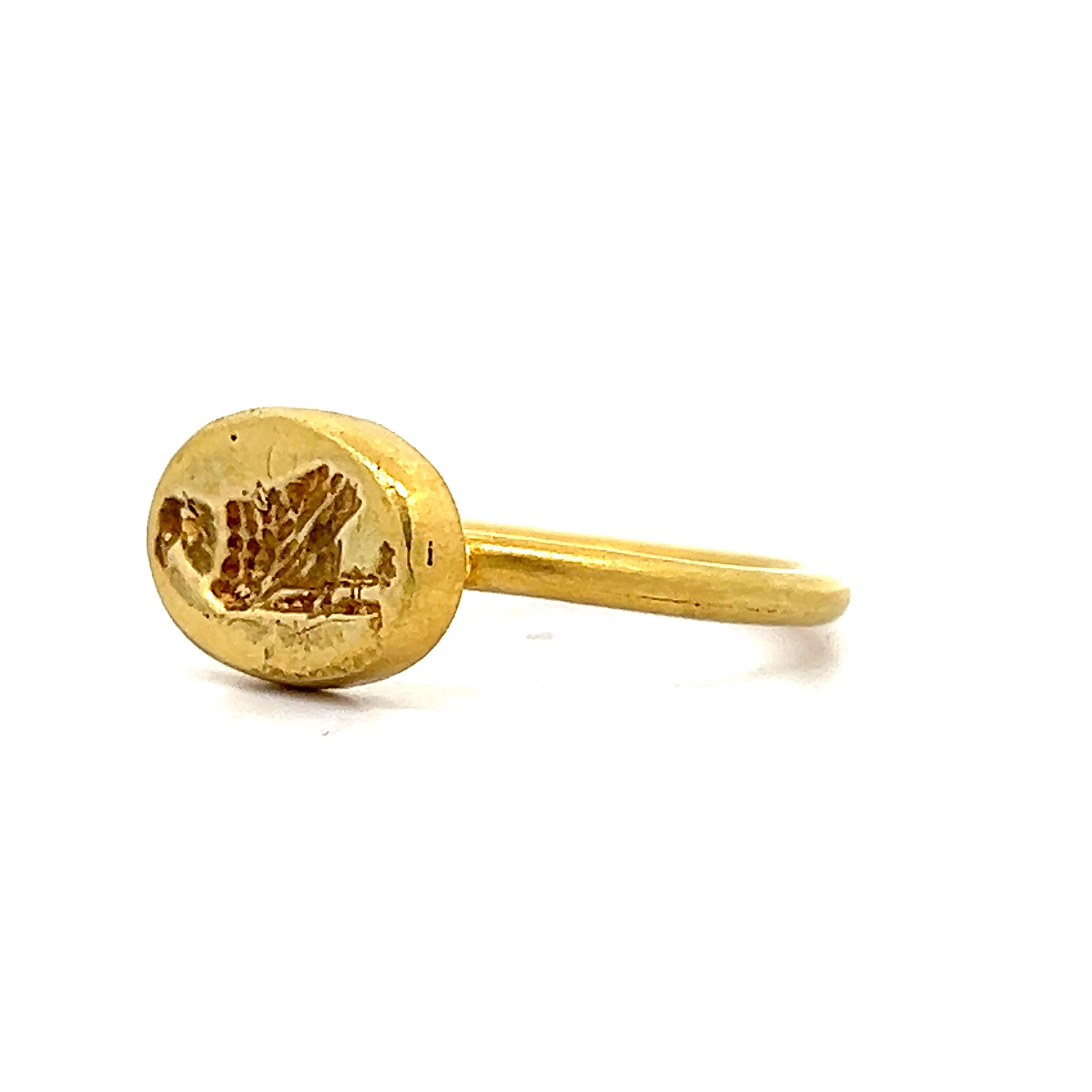Egyptian Vulture Signet Ring in 18k Yellow Gold - Image 2
