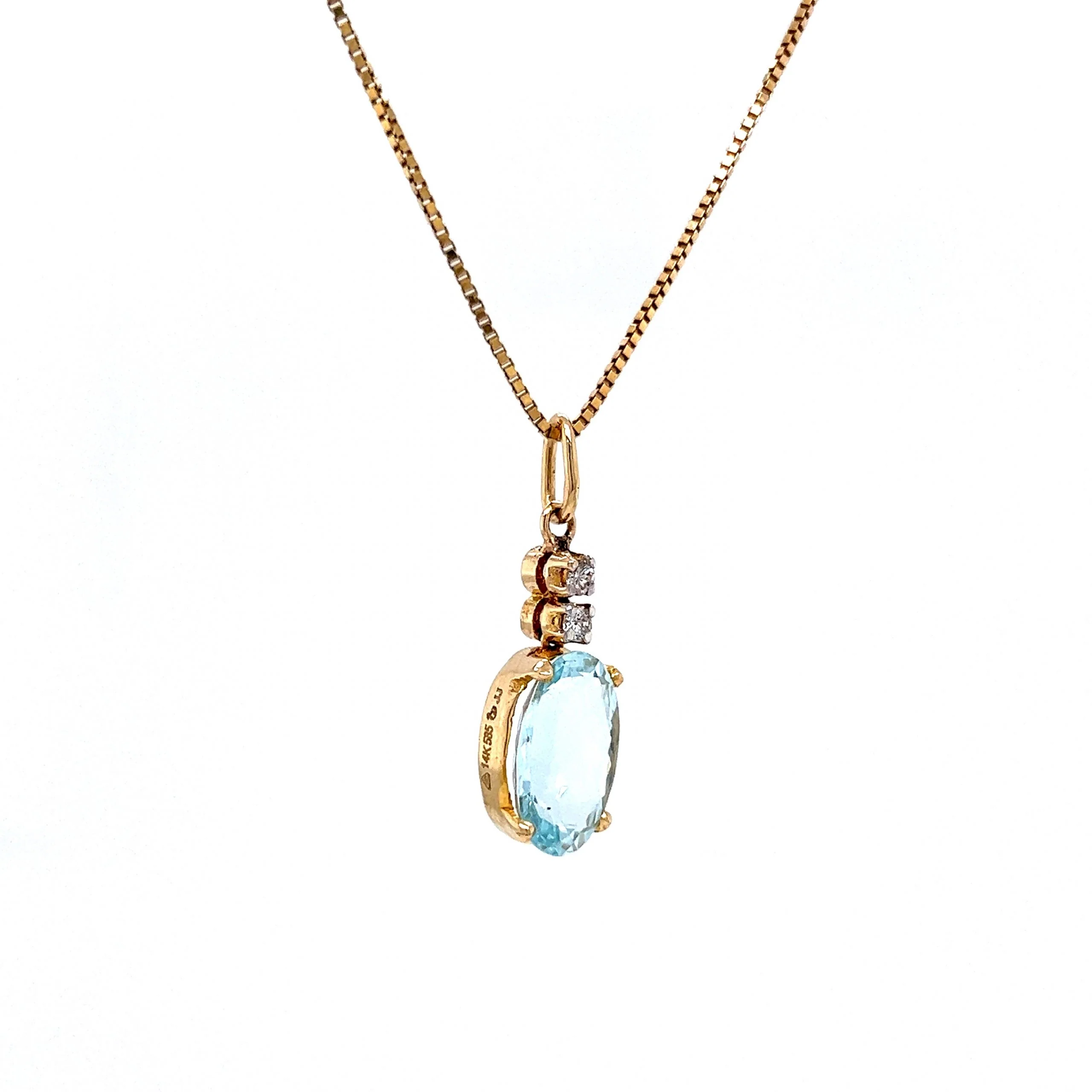 Elegant Aquamarine Pendant Necklace in 14k Yellow Gold - Image 3