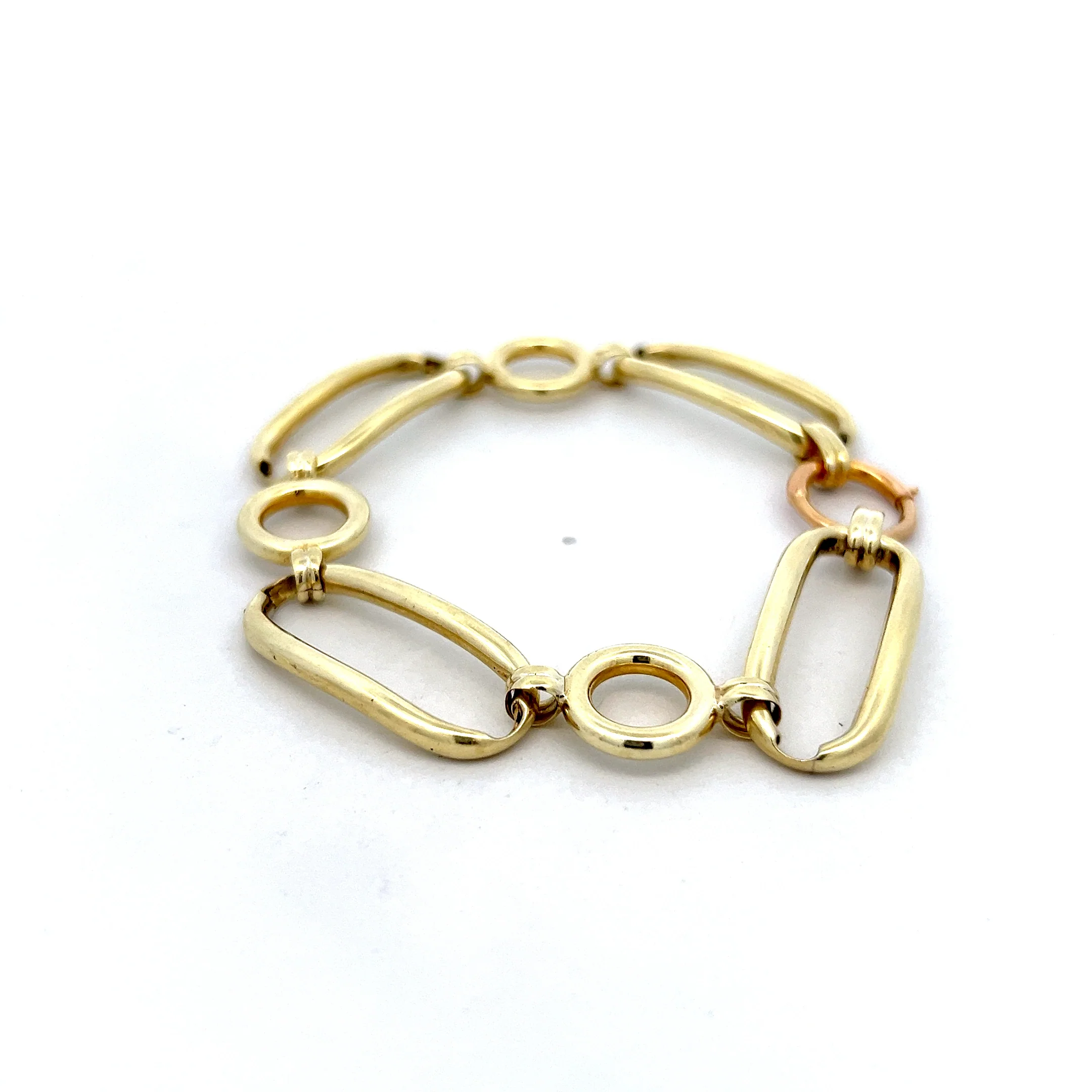 Elongated Oval Link Bracelet in 14k Yellow Gold - Image 3