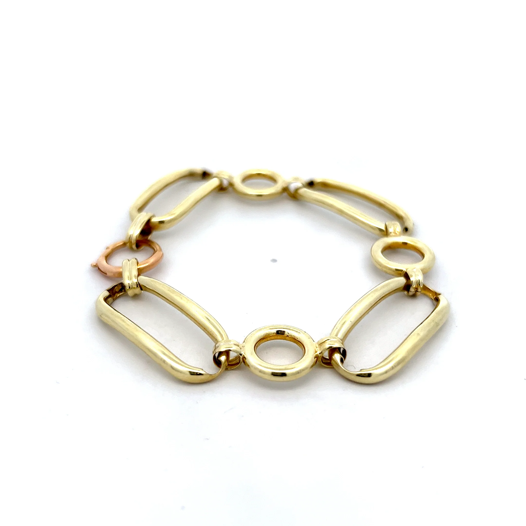 Elongated Oval Link Bracelet in 14k Yellow Gold - Image 4