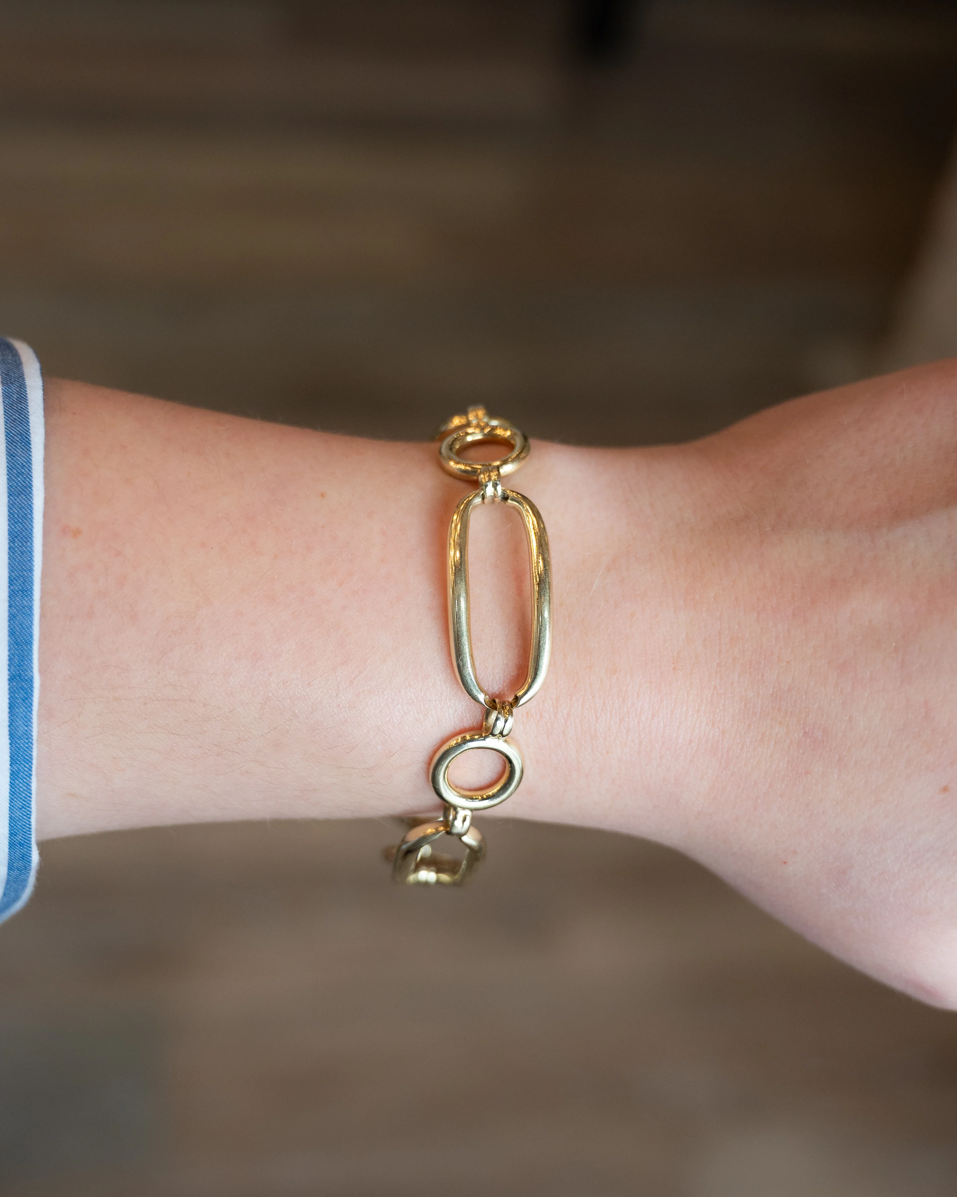 Elongated Oval Link Bracelet in 14k Yellow Gold - Image 6