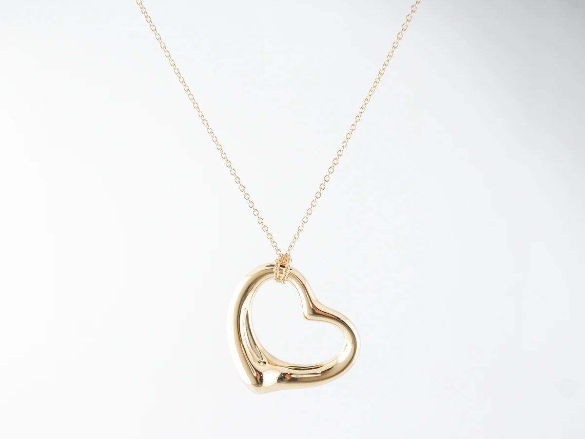 Elsa Peretti Heart Necklace Tiffany & Co. in 18k Yellow Gold - Image 2