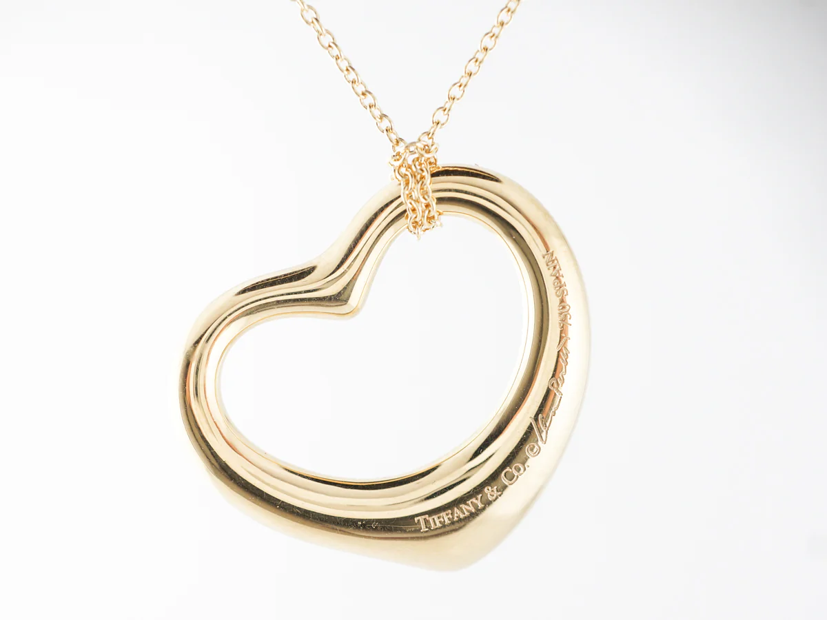 Elsa Peretti Heart Necklace Tiffany & Co. in 18k Yellow Gold - Image 3
