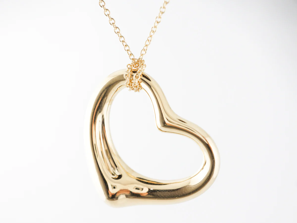 Elsa Peretti Heart Necklace Tiffany & Co. in 18k Yellow Gold - Image 4