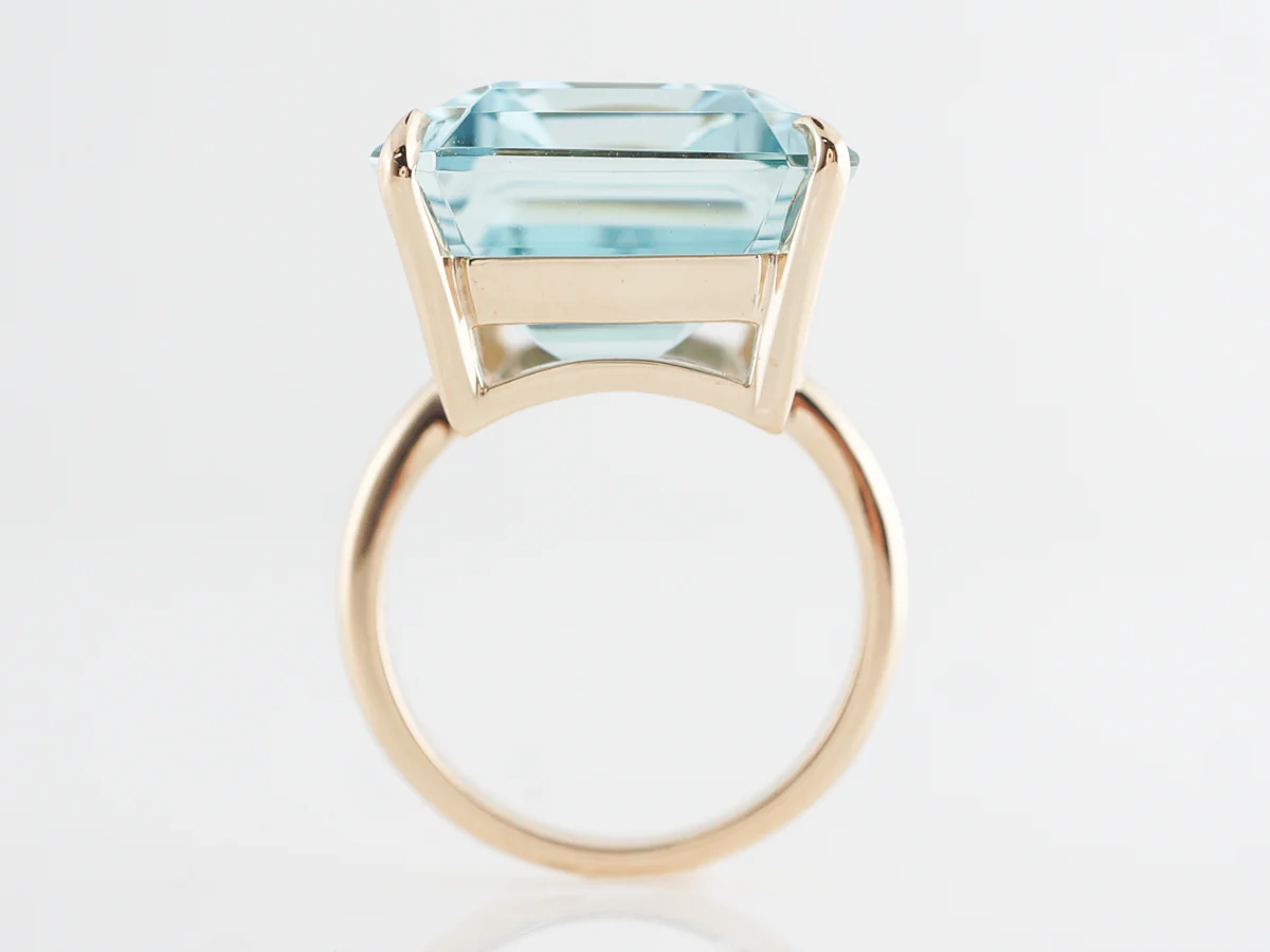 Emerald Cut Aquamarine Cocktail Ring in 18k Yellow Gold - Image 4