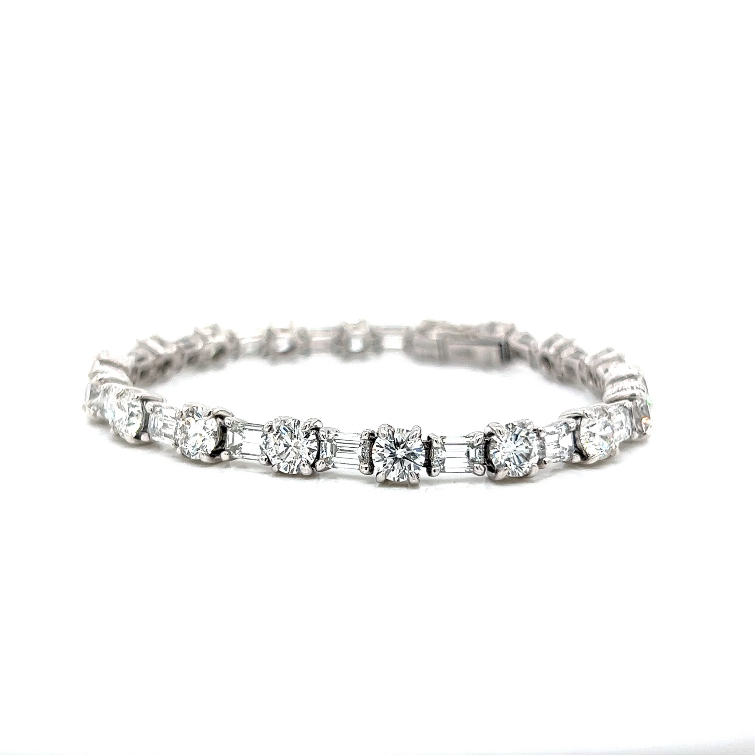 Emerald & Round Brilliant Cut Diamond Bracelet in Platinum - Image 2