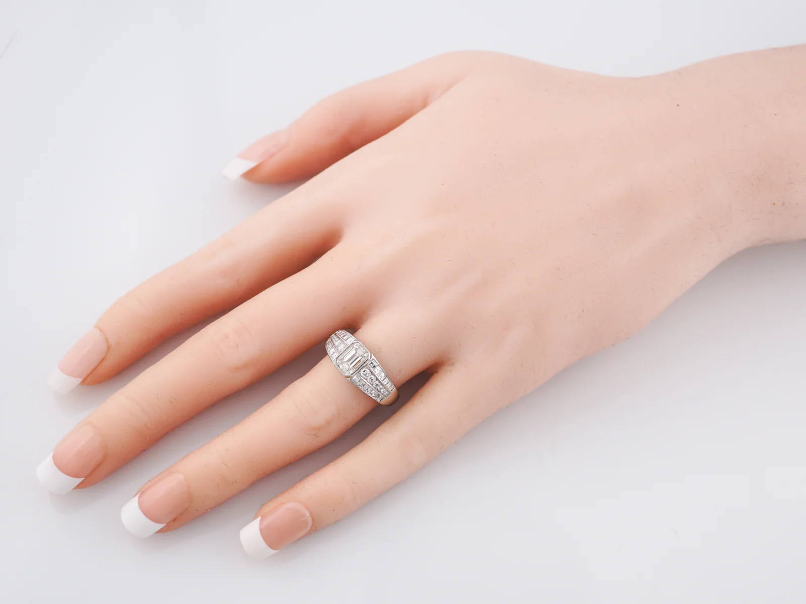 Engagement Ring Modern 1.00 Emerald Cut Diamond in Platinum - Image 7