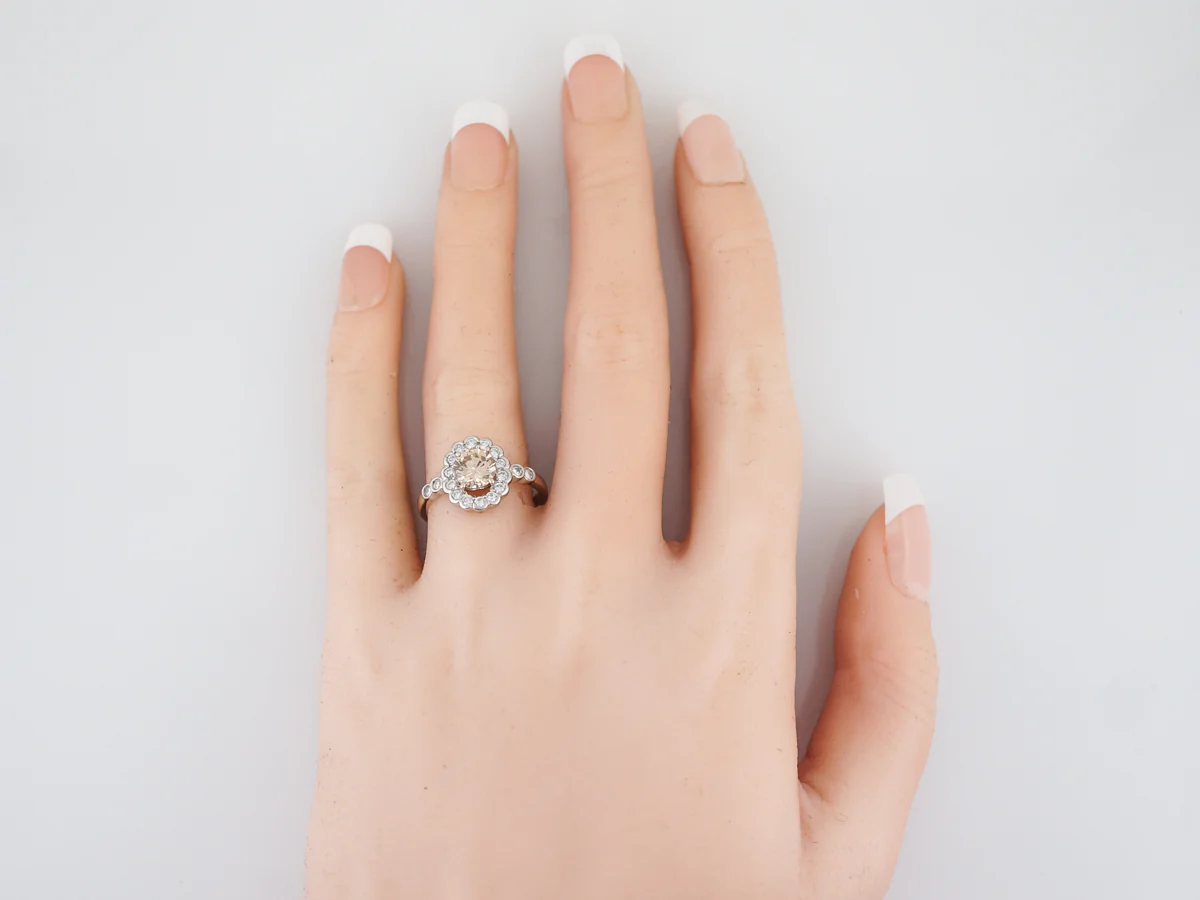 Engagement Ring Modern 1.01 Round Brilliant Cut Diamond in Platinum - Image 5